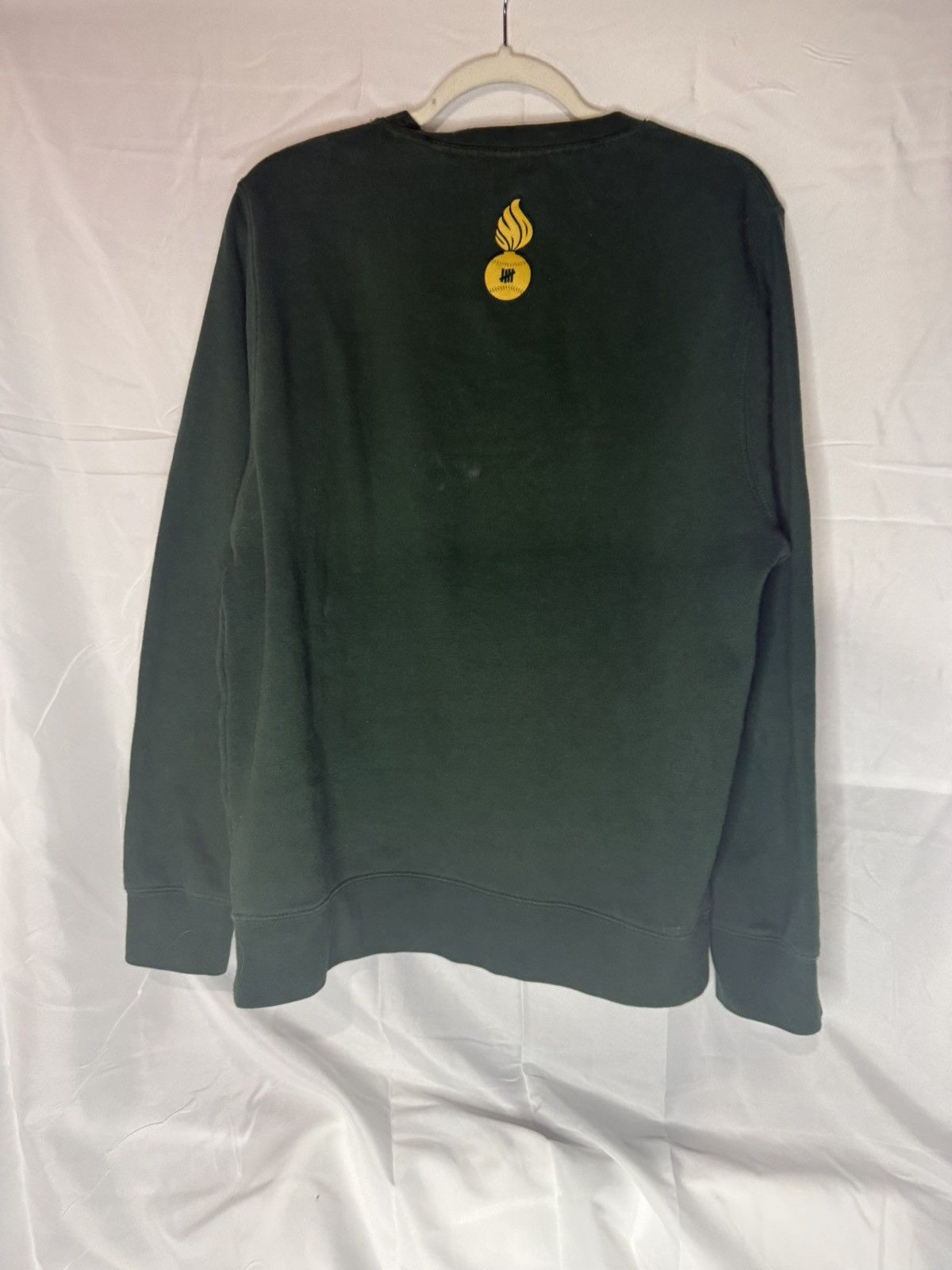 Undefeated Undefeated No. 1 Ammo Bullet Tally Logo L/S Crewneck Green Size US M / EU 48-50 / 2 - 9 Thumbnail
