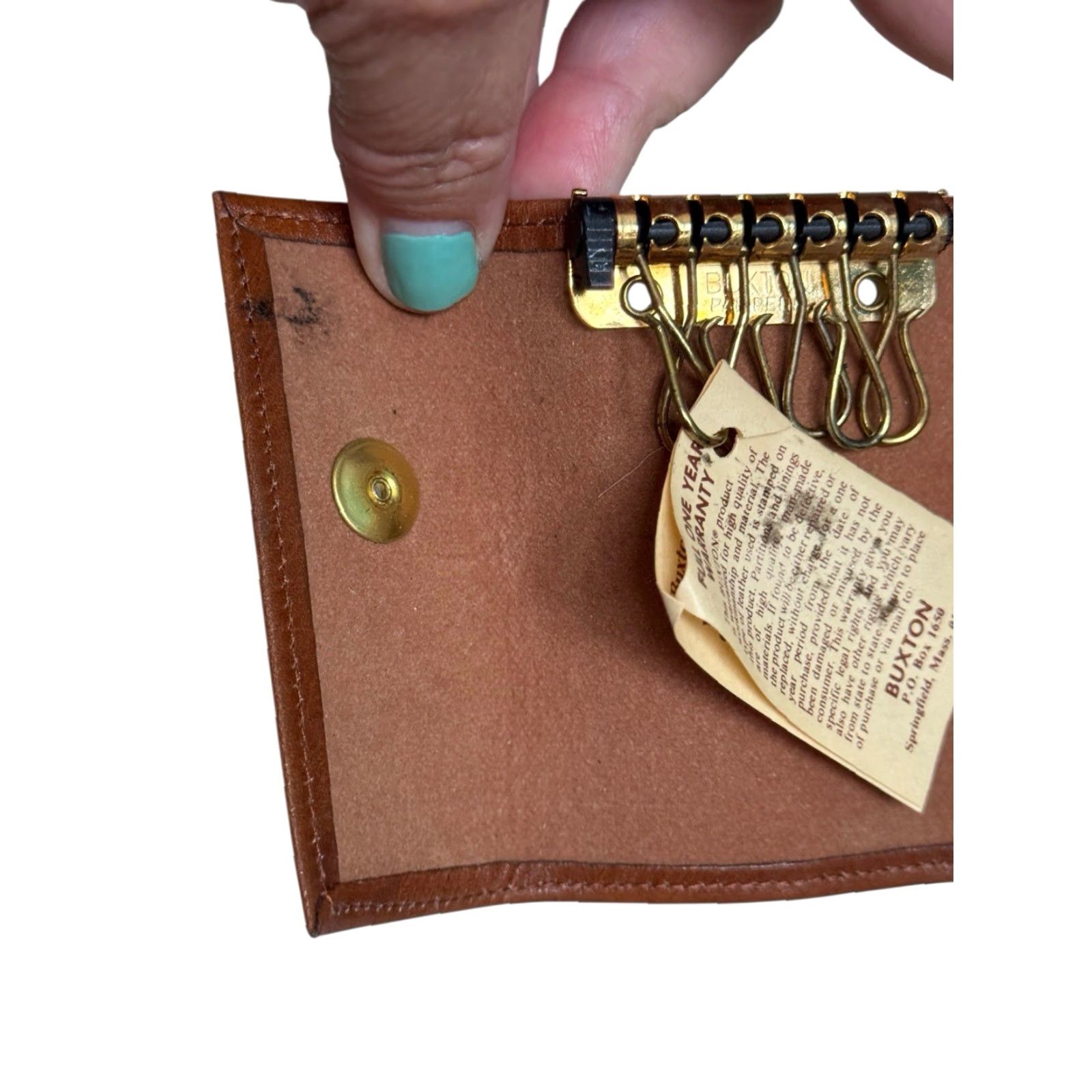 Vintage VINTAGE Buxton Key-Tainer Brown Leather & Gold Tone Case NOS Key Case Unisex S Brown 3.5 x 2.25 accessories Logo Womens/Mens Size ONE SIZE - 5 Thumbnail