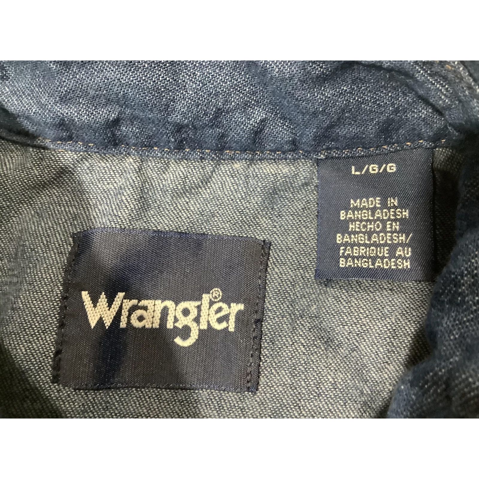 Wrangler VINTAGE Wrangler Shirt Mens Large Blue Denim Western Pearl Snap Long Sleeve Cowboy Mens Regular Blue Denim Pearl Snap Long Sleeve Western Cowboy Shirt Size US L / EU 52-54 / 3 - 7 Thumbnail