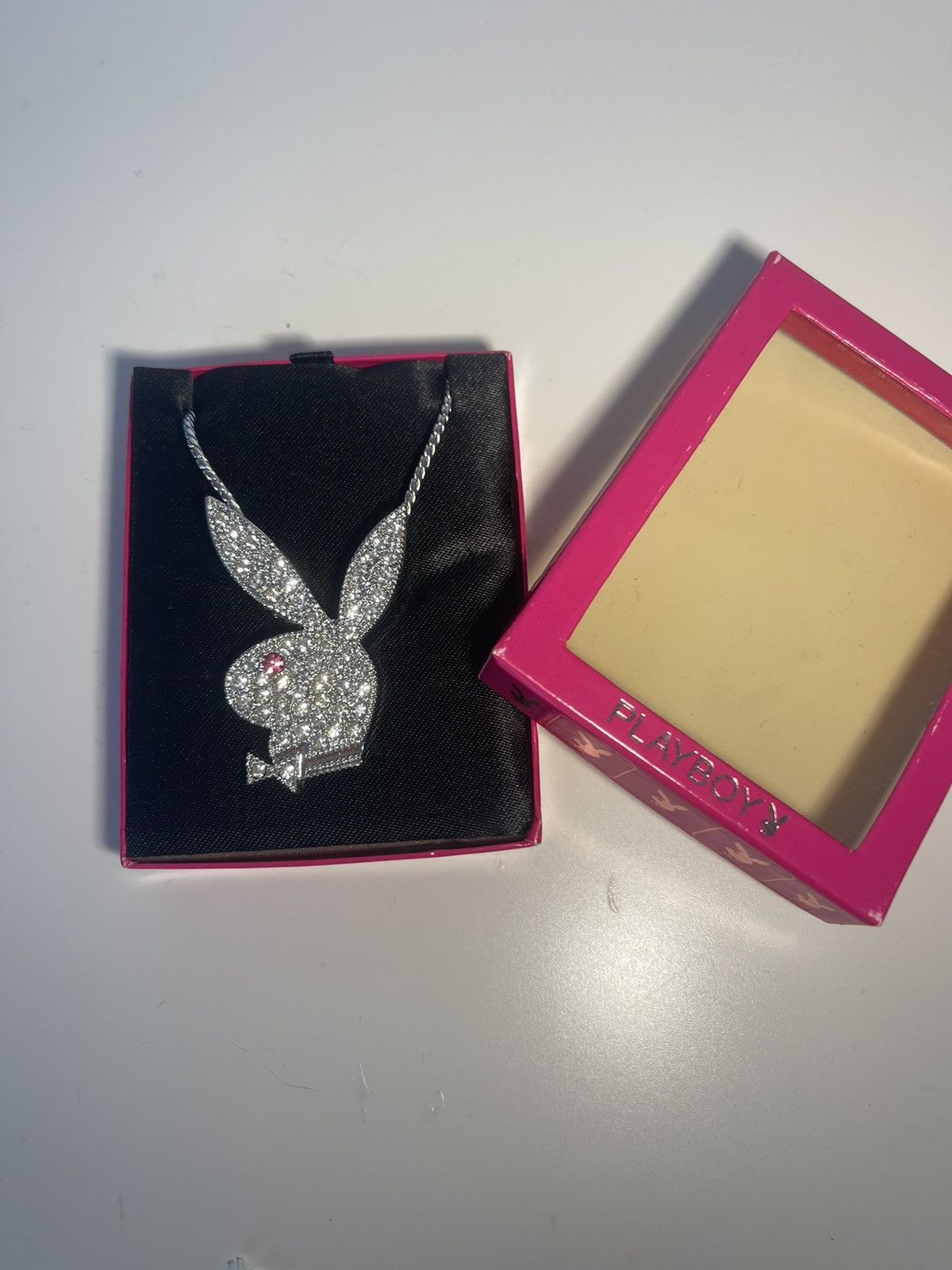 Pendentif Playboy Lapin En Acier Inoxydable Argenté - Neuf Avec étiquettes, Collier Inclus