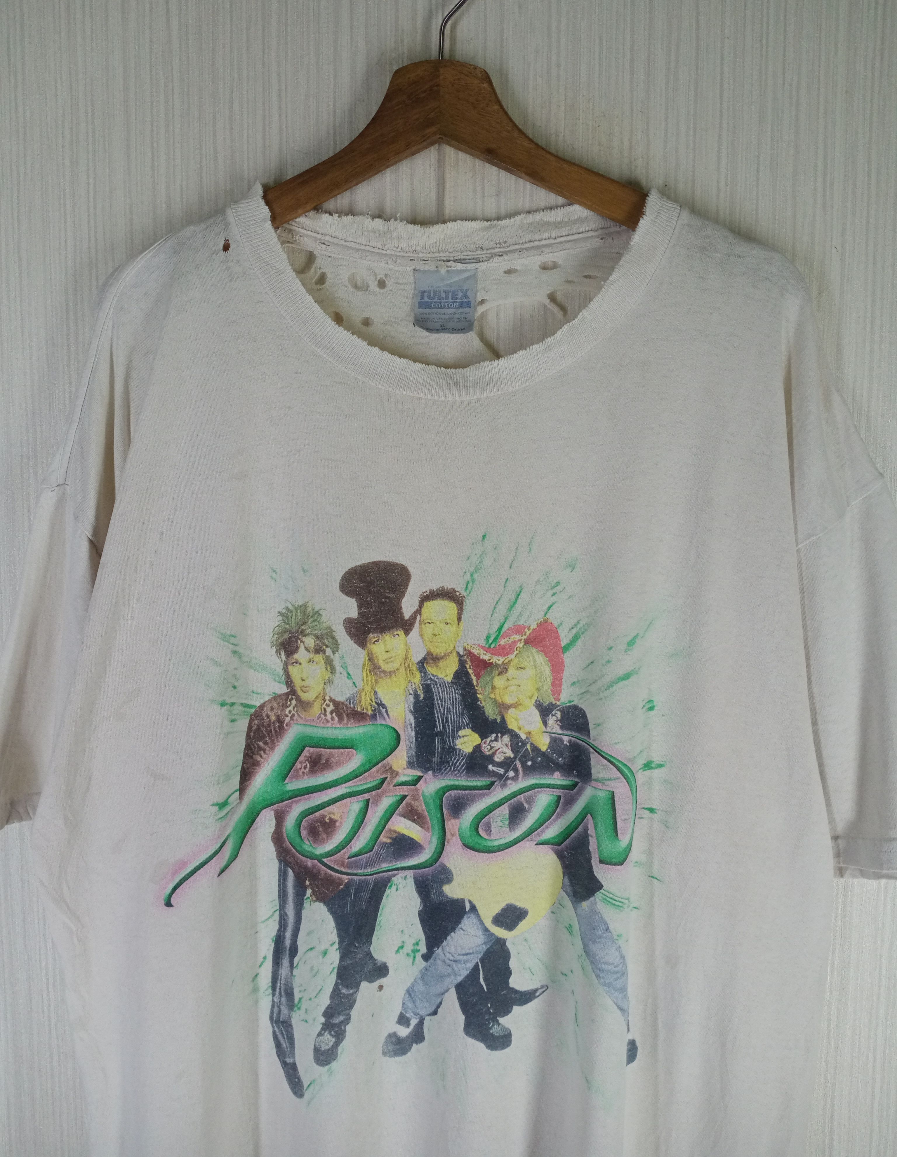 Band Tees Very Rare Vintage Thrashed Faded Poison 2000 Tour Tshirt Size US XL / EU 56 / 4 - 4 Thumbnail