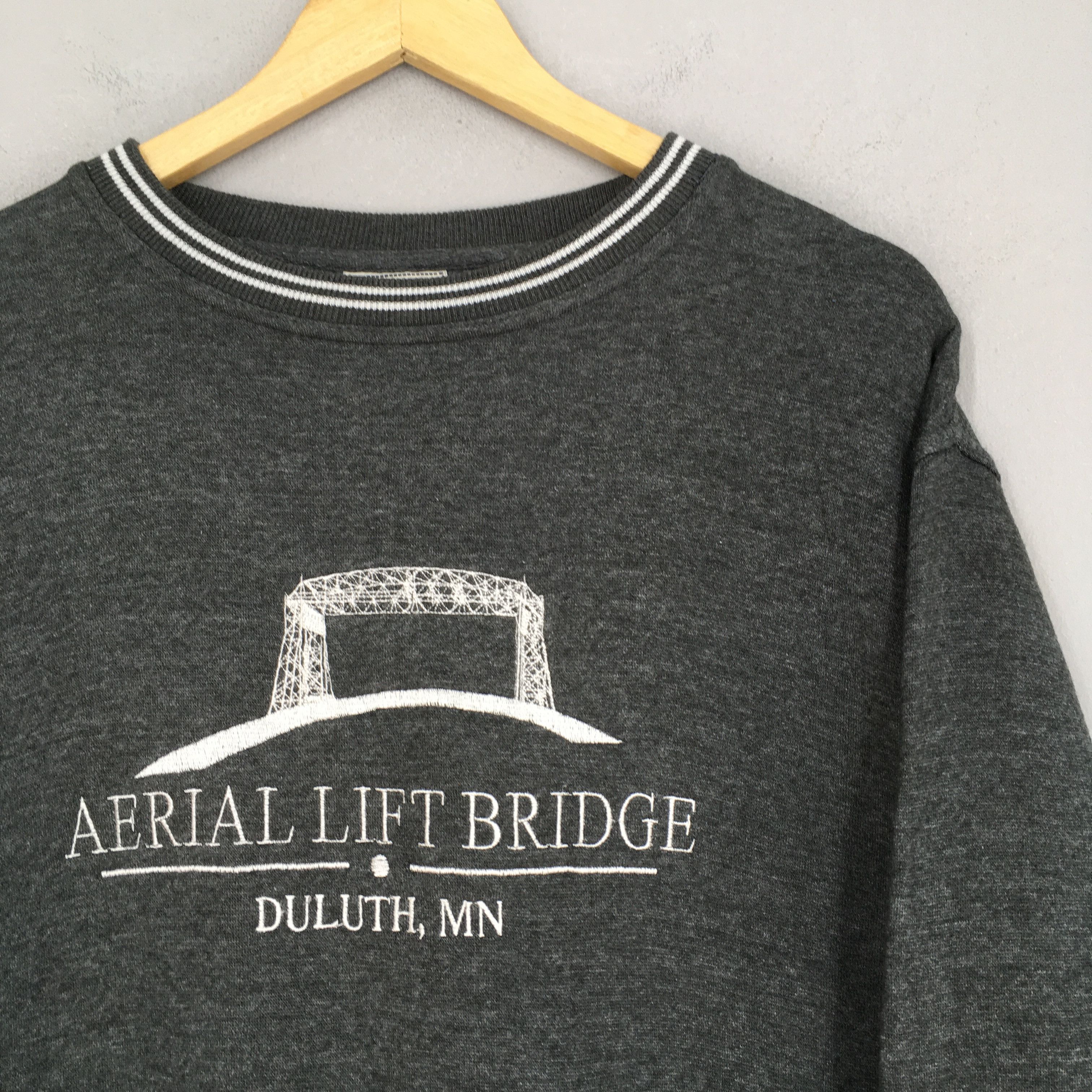 Pacific and Co. × Vintage Vintage Y2K Aerial Lift Bridge Gray Sweatshirt Small Size US S / EU 44-46 / 1 - 2 Thumbnail