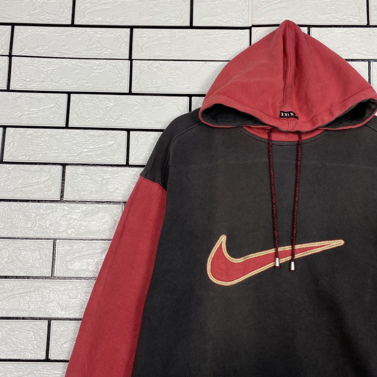 Nike Vintage Sweater Hoodie Nike Big Logo Sun Faded Style Size US M / EU 48-50 / 2 - 8 Thumbnail