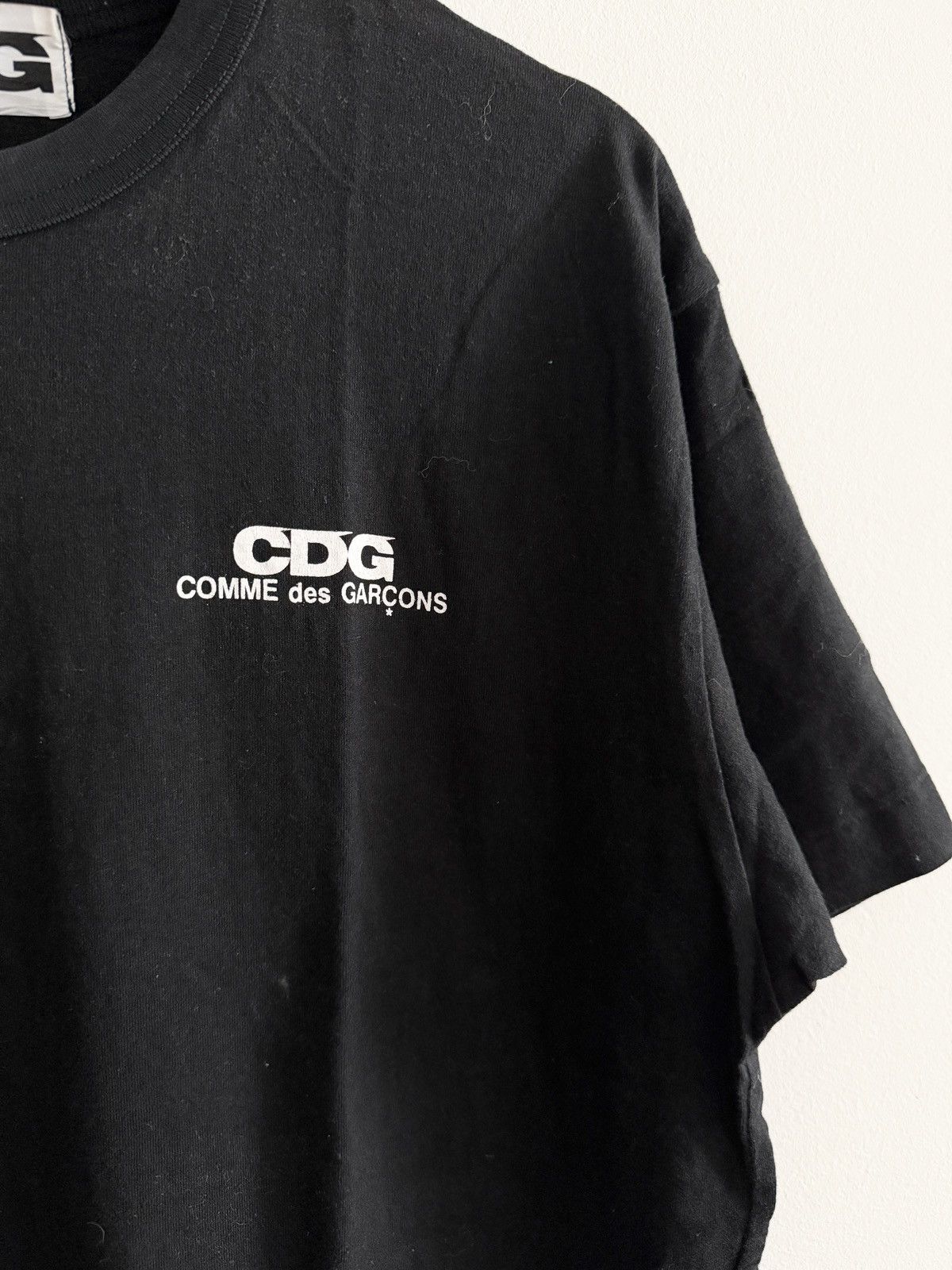 CDG by Comme des Garcons ARCHIVAL! 2010s Comme Des Garcons CDG Side Logo Tee Size US M / EU 48-50 / 2 - 3 Thumbnail