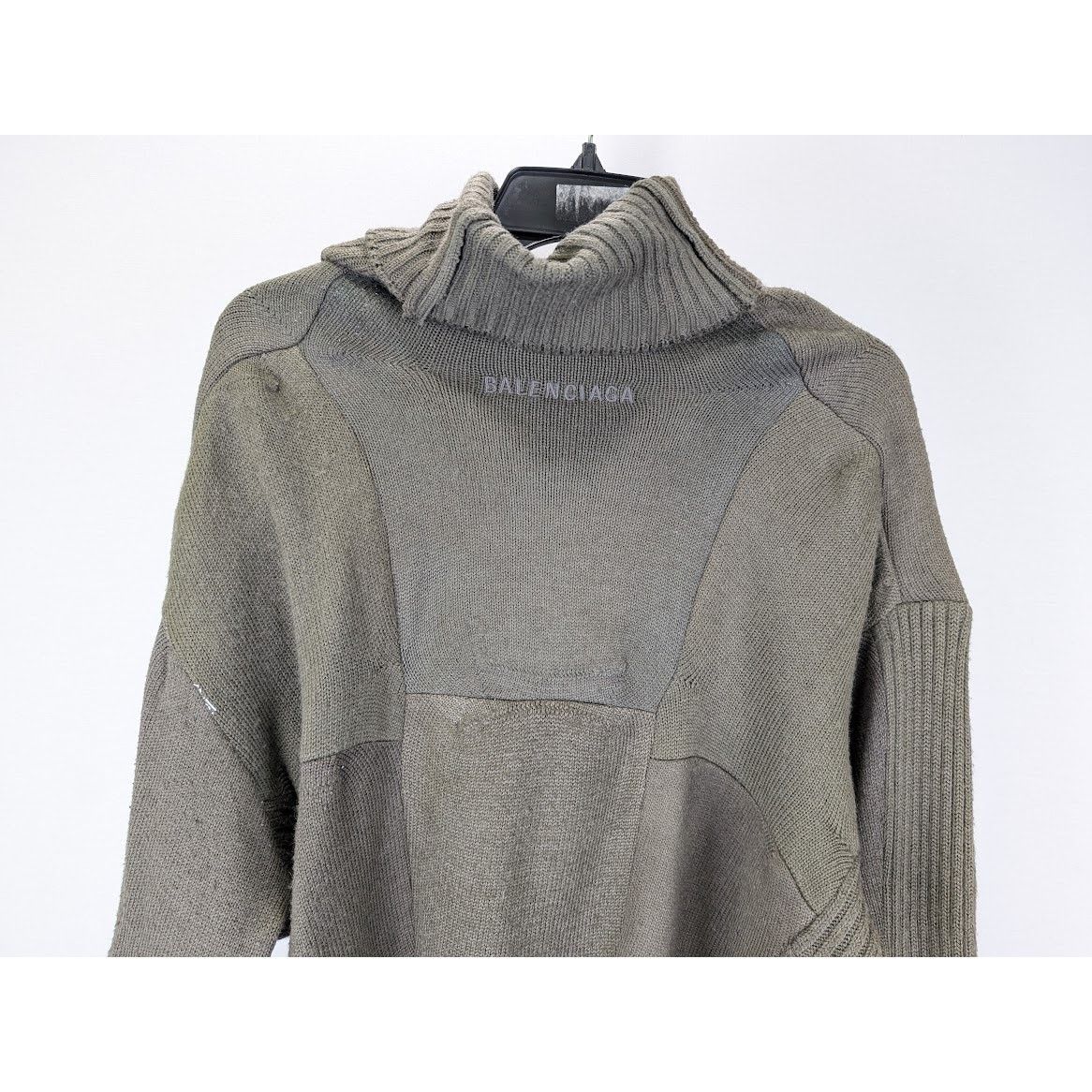 Balenciaga o1rshd1 Wool Uncycled Socks Jumper Knitwear in Khaki Size US S / EU 44-46 / 1 - 12 Thumbnail