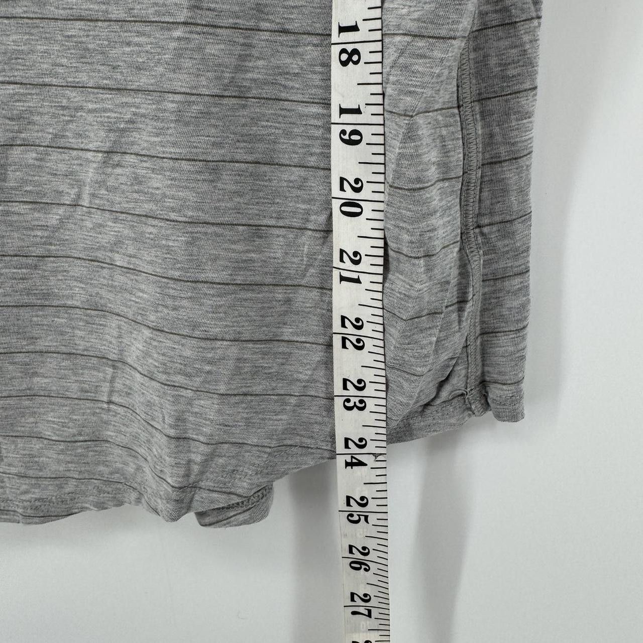 Lululemon Lululemon Gray Striped Womens Tee Size L / US 10 / IT 46 - 4 Thumbnail