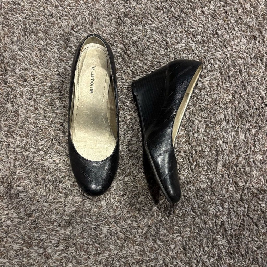 Liz Claiborne Liz Claiborne Black Heels Timeless Design Size US 8 / IT 38 - 1 Thumbnail