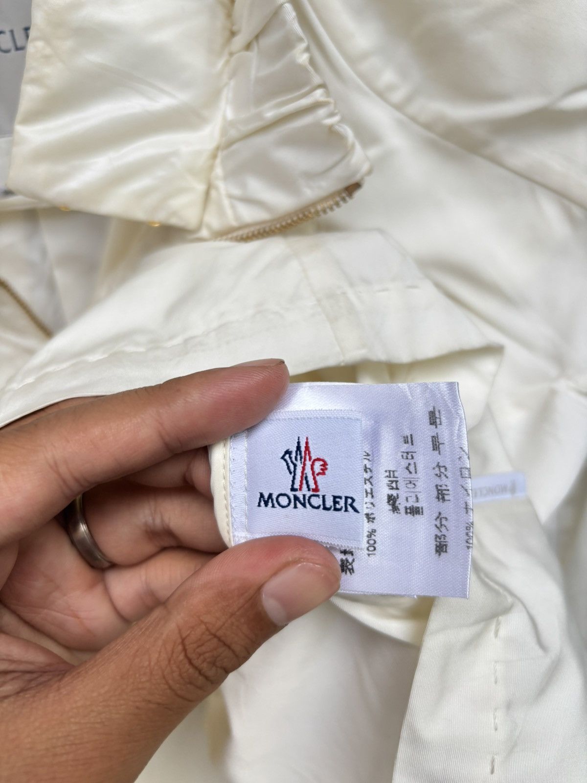 Moncler Authentic Moncler short crop jacket Size M / US 6-8 / IT 42-44 - 9 Thumbnail