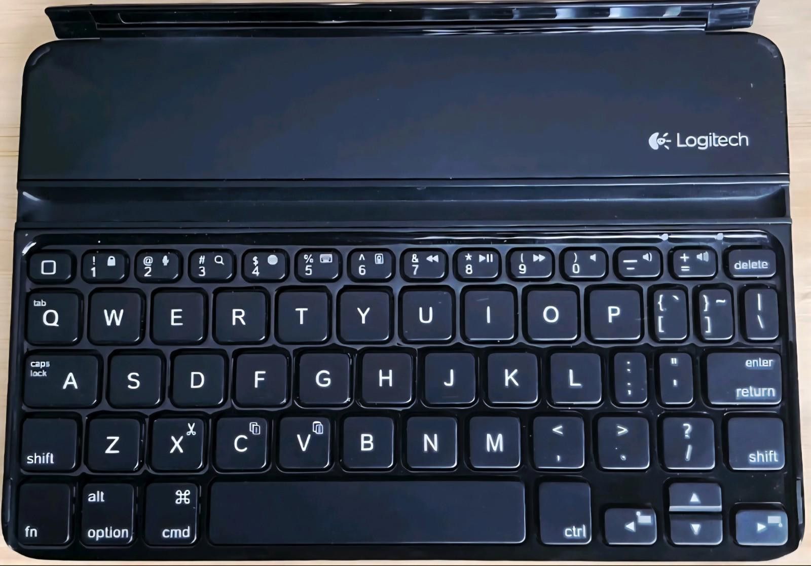 Other Logitech Ultraslim Keyboard, 10" Rechargeable for iPad Mini Size ONE SIZE - 8 Thumbnail