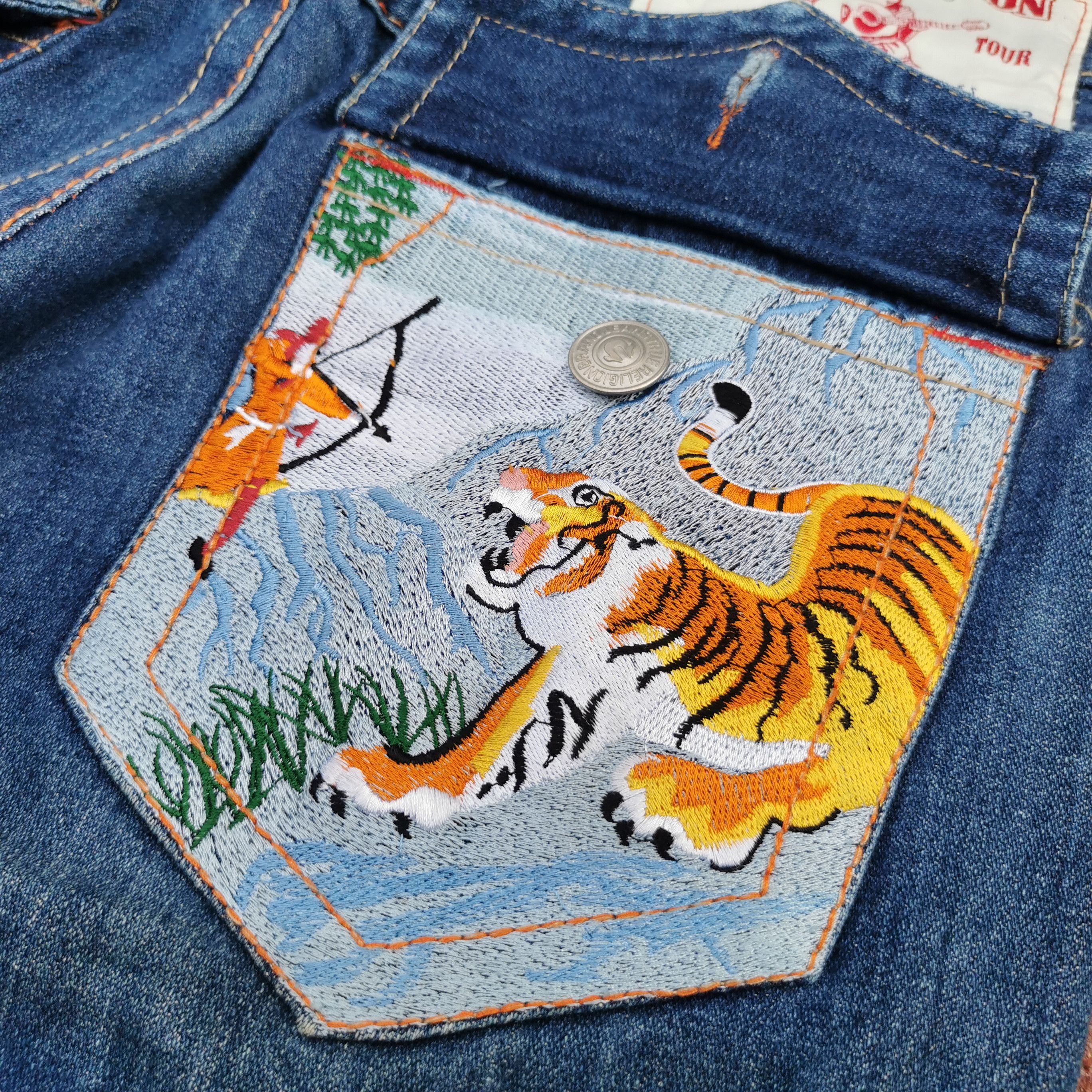 True Religion × Vintage True Religion Brand Jeans World Tour Embroidered Jeans Size US 36 / EU 52 - 6 Thumbnail