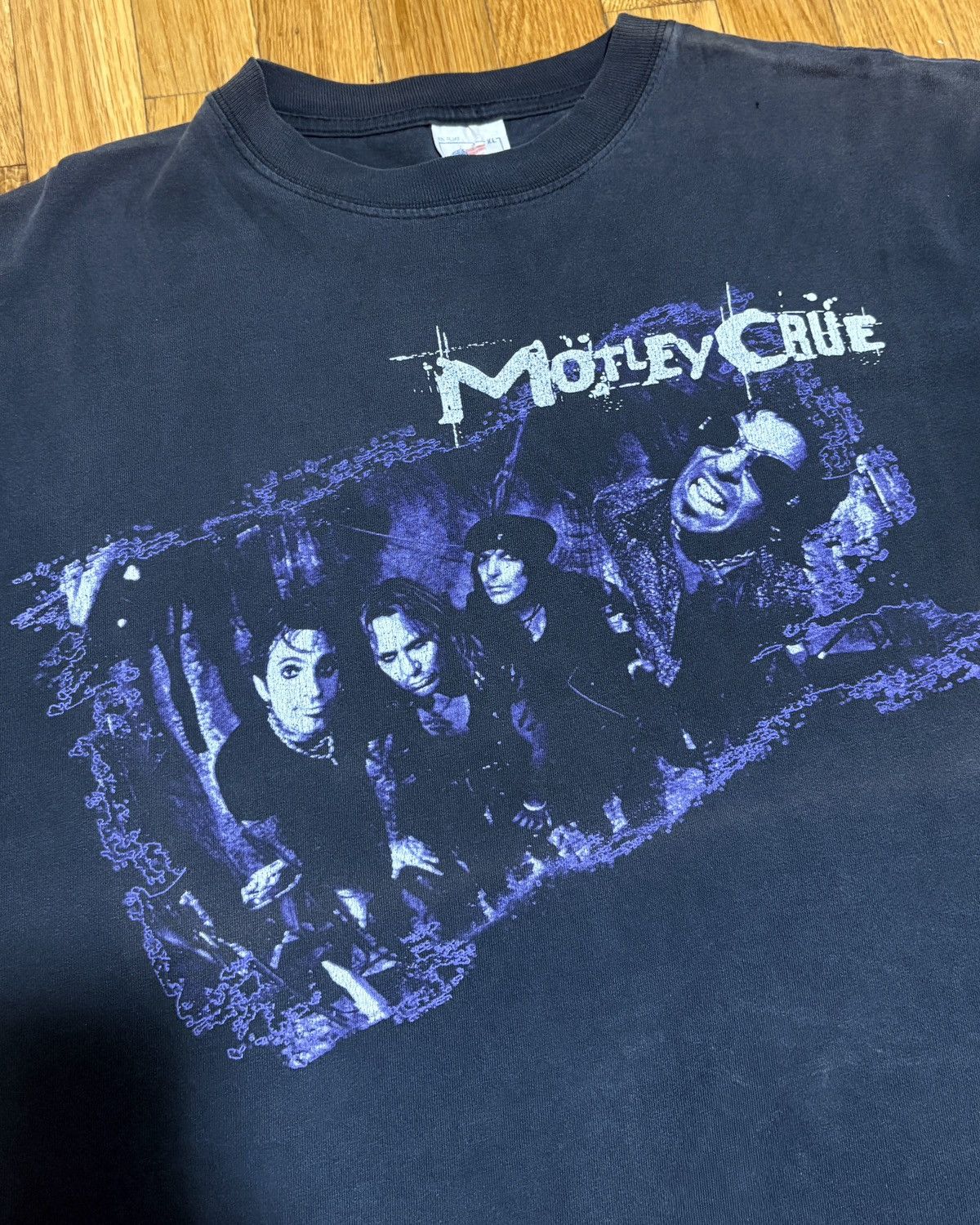 Band Tees Motley Crue Tee, 1990s USA Size US XL / EU 56 / 4 - 1 Thumbnail