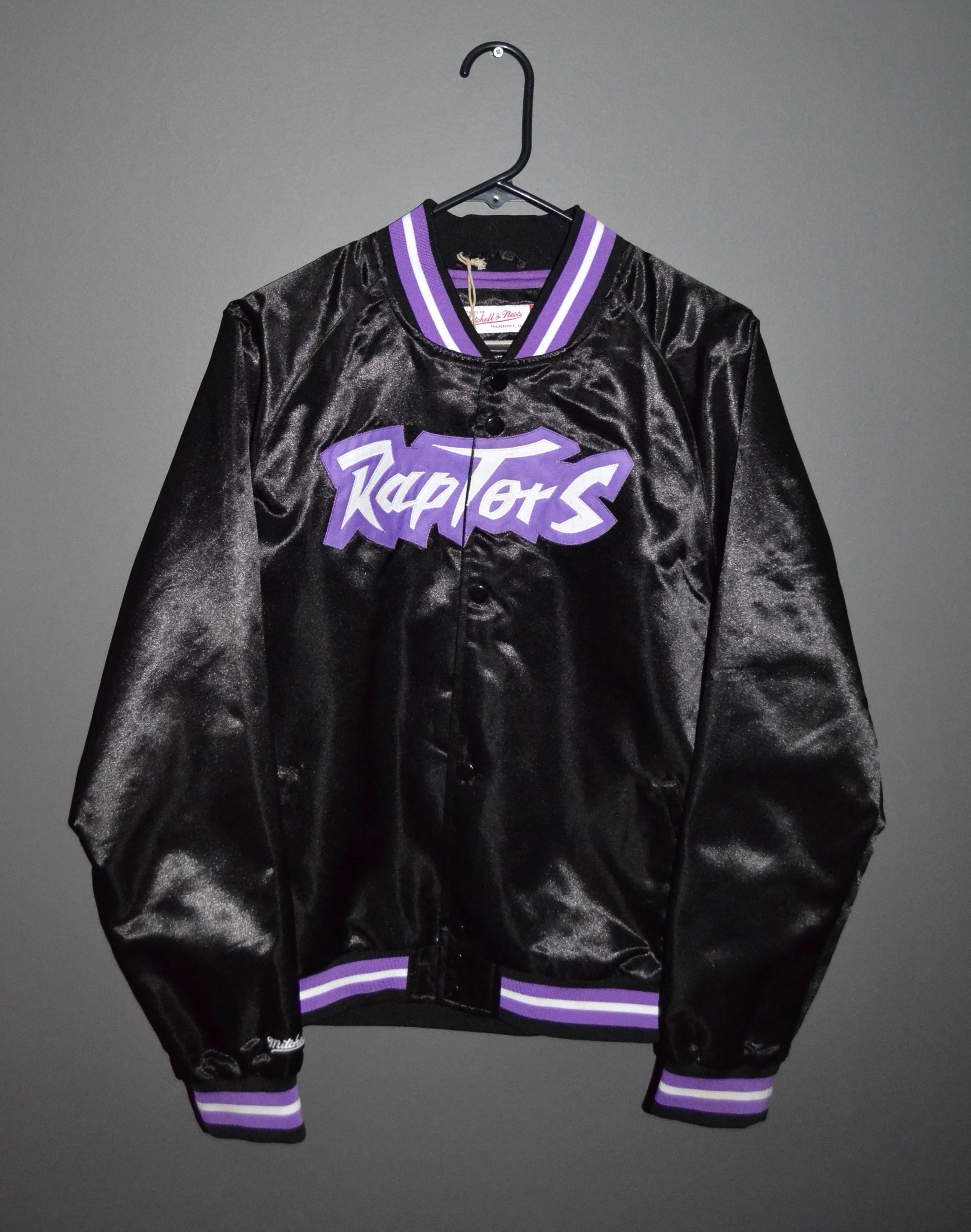 Mitchell & Ness Toronto Raptors Mitchell & Ness Light Satin XL Women Size XL / US 12-14 / IT 48-50 - 2 Thumbnail