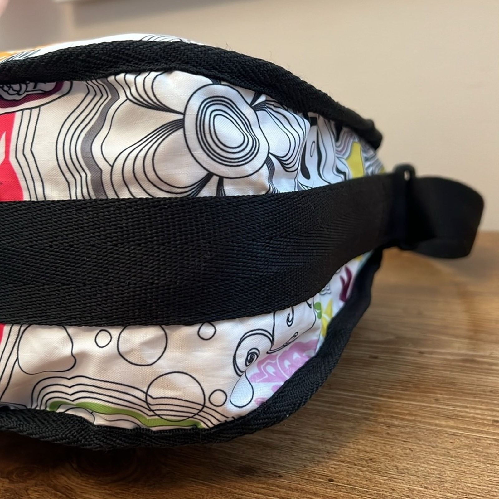 LeSportsac LeSportSac Classic Hobo in Butterfly and Floral Print Size ONE SIZE - 6 Thumbnail