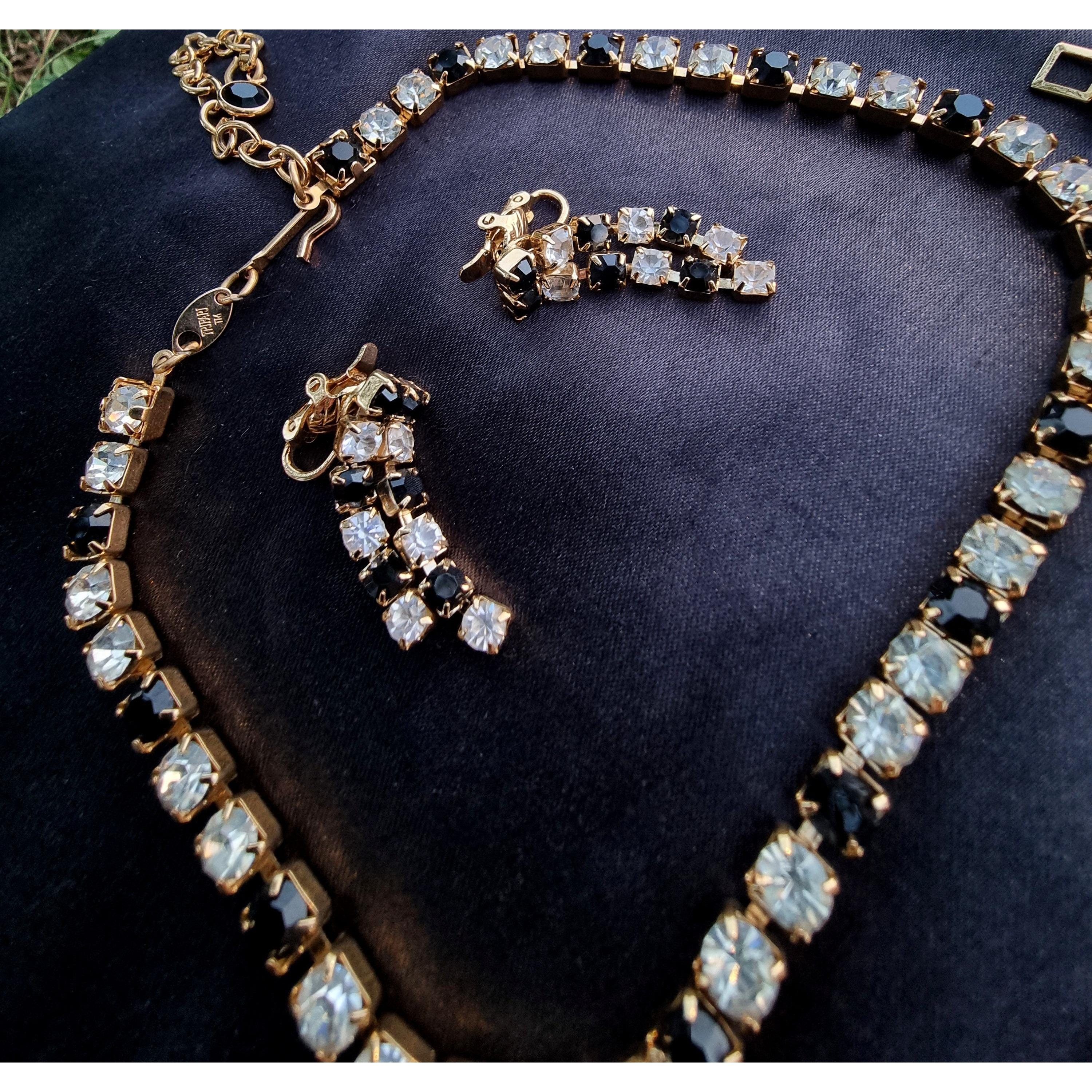 Other Vintage TRIFARI Signed 1990s Rhinestone Black and Clear Gold Size ONE SIZE - 7 Thumbnail