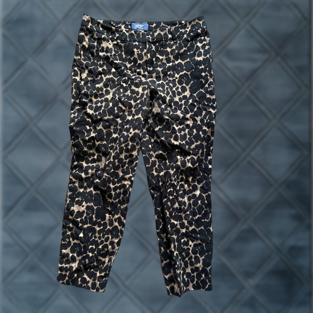 Old Navy Old Navy pants Women Leopard Print Crop Ankle 10 Regular Brown Polyester Spandex high rise straight leg Inseam 25 in Size 36" / US 14 / IT 50 - 1 Thumbnail