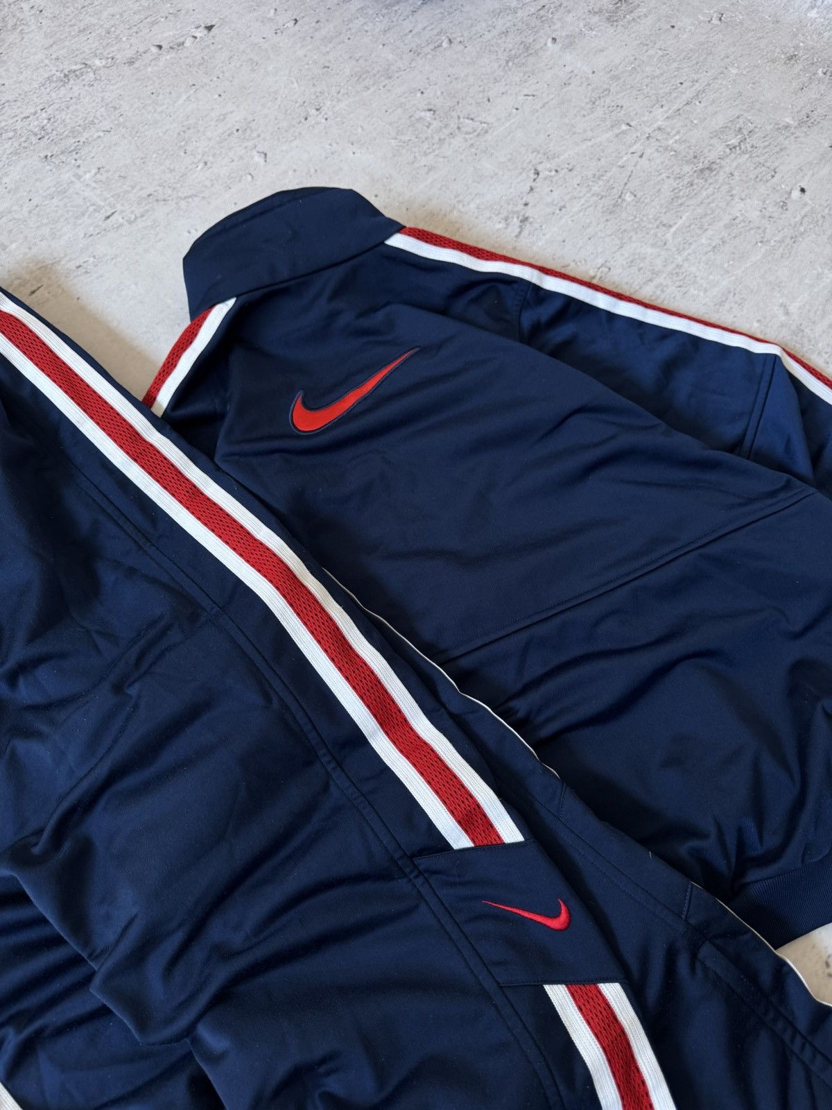 Nike × Vintage NIKE VINTAGE BASIC LOGO OVERSIZE BAGGY TRACK SUIT FIT Size US S / EU 44-46 / 1 - 6 Thumbnail