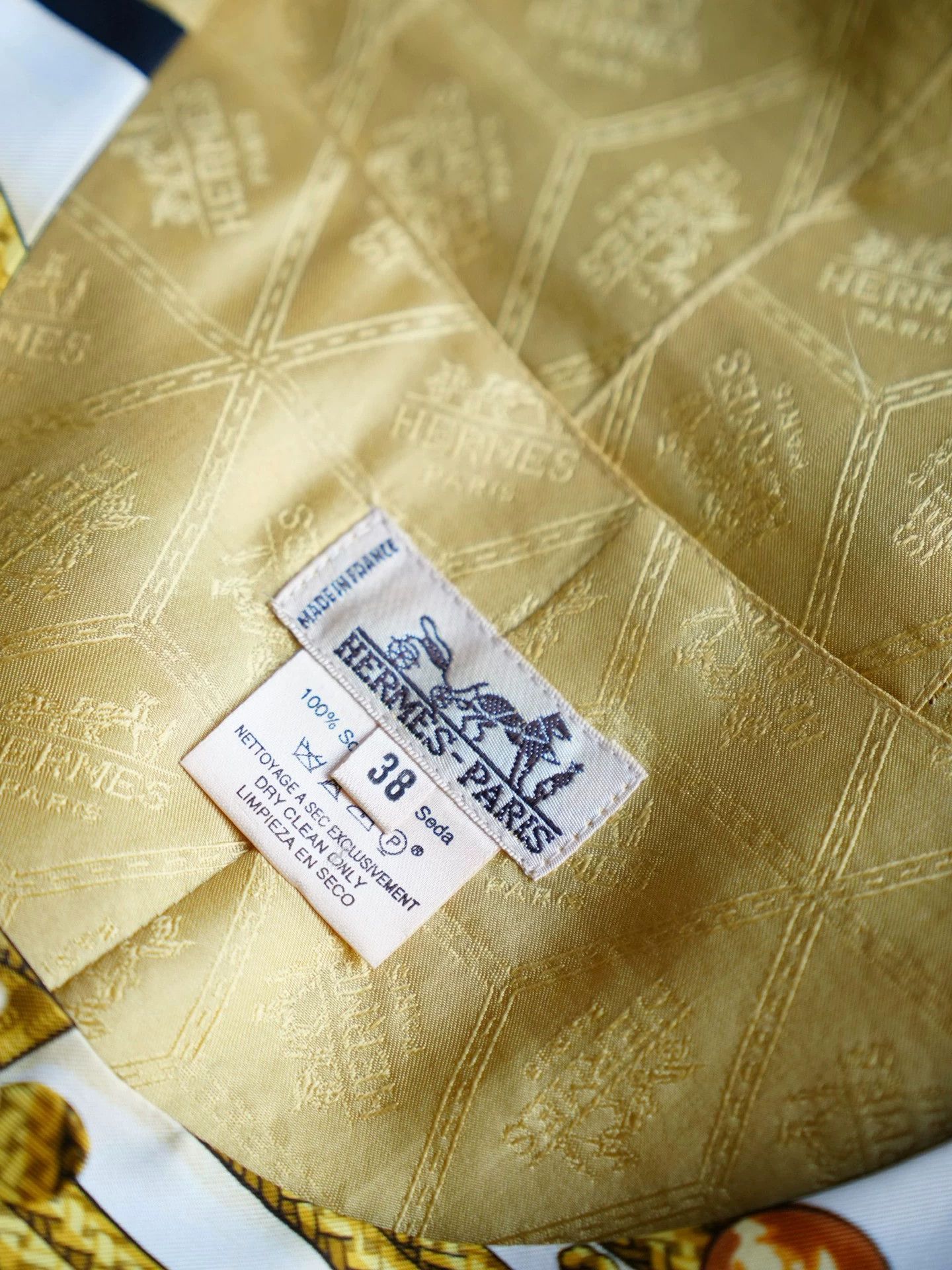 Hermes Hermes Vintage Silk Printed Vest French 38 Side Button Pleats Size S / US 4 / IT 40 - 5 Thumbnail