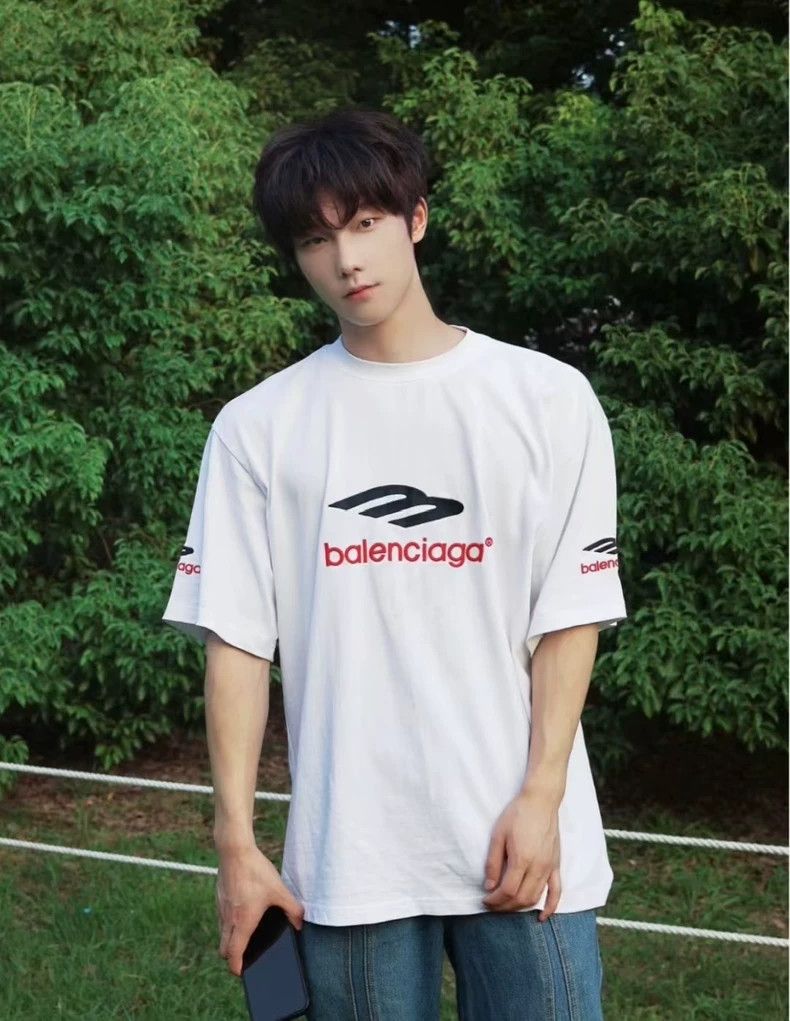 Balenciaga Balenciaga 3B Embroidered logo white round neck short slee Size US S / EU 44-46 / 1 - 8 Thumbnail