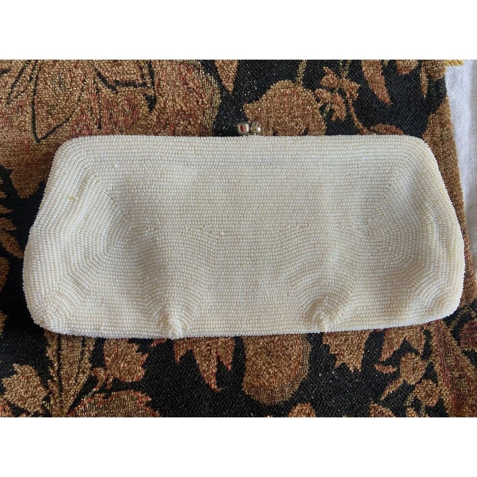 Vintage Vintage Bonwit Teller Beaded Beautiful Clutch Handbag Size ONE SIZE - 3 Thumbnail
