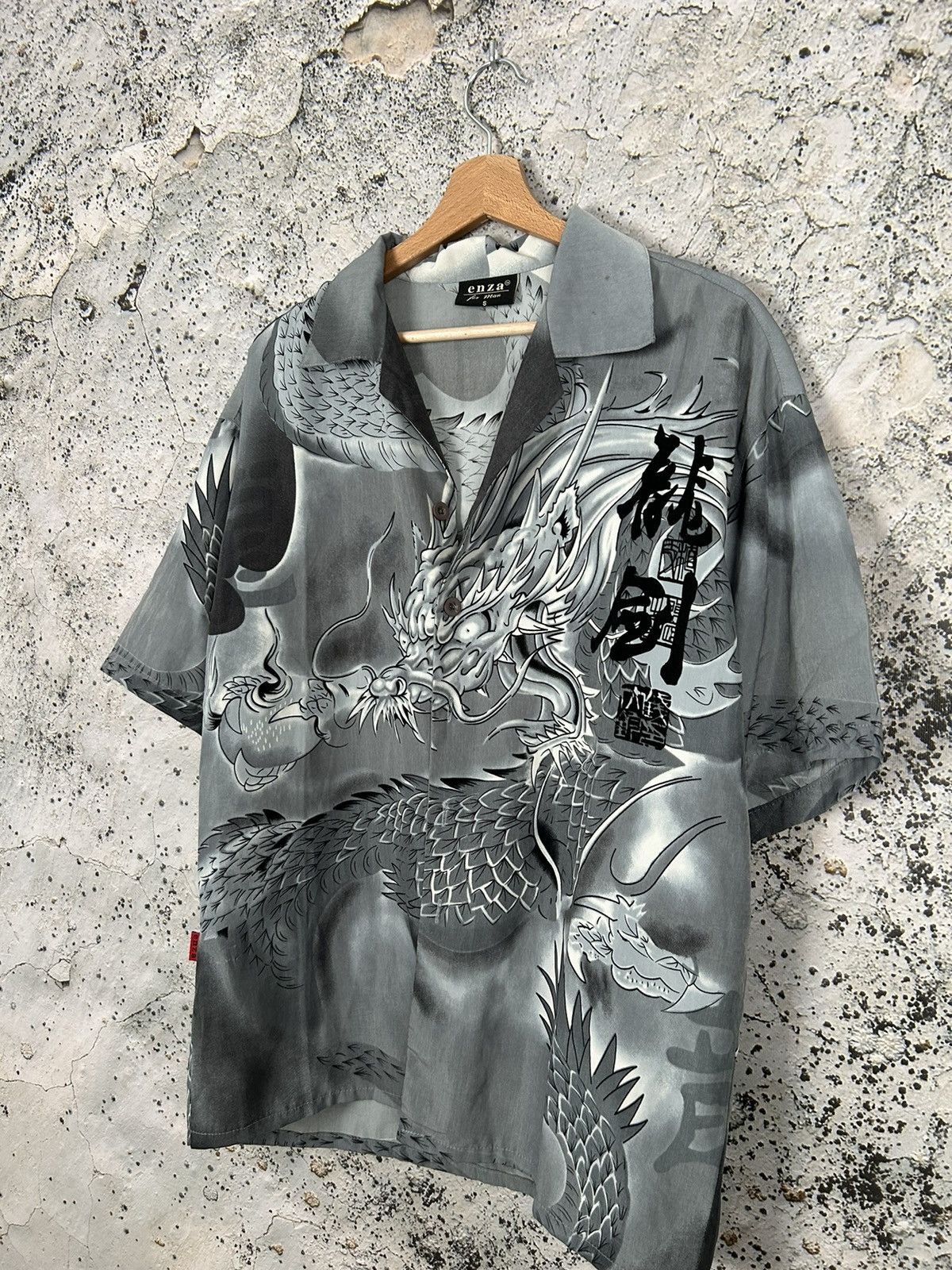 Japanese Brand Vintage Dragon Shirt Japanese Alternative Grunge Rock Size US S / EU 44-46 / 1 - 2 Thumbnail