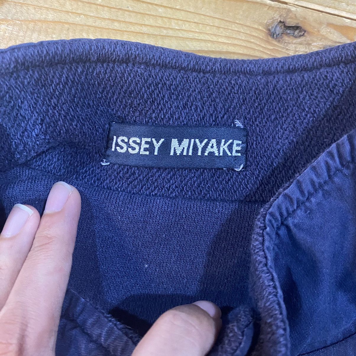Issey Miyake × Vintage Vintage Issey Miyake Half Button Pocket Sweaters Size US L / EU 52-54 / 3 - 10 Thumbnail