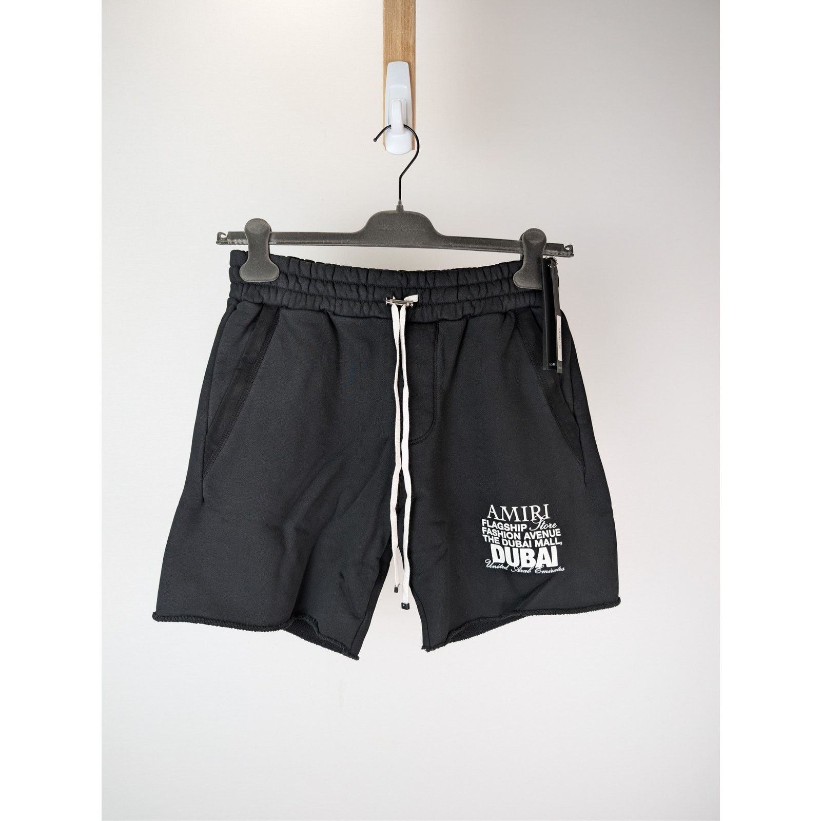 Amiri o1rshd1 Dubai Exclusive Sweatshort in Black Size US 30 / EU 46 - 2 Thumbnail