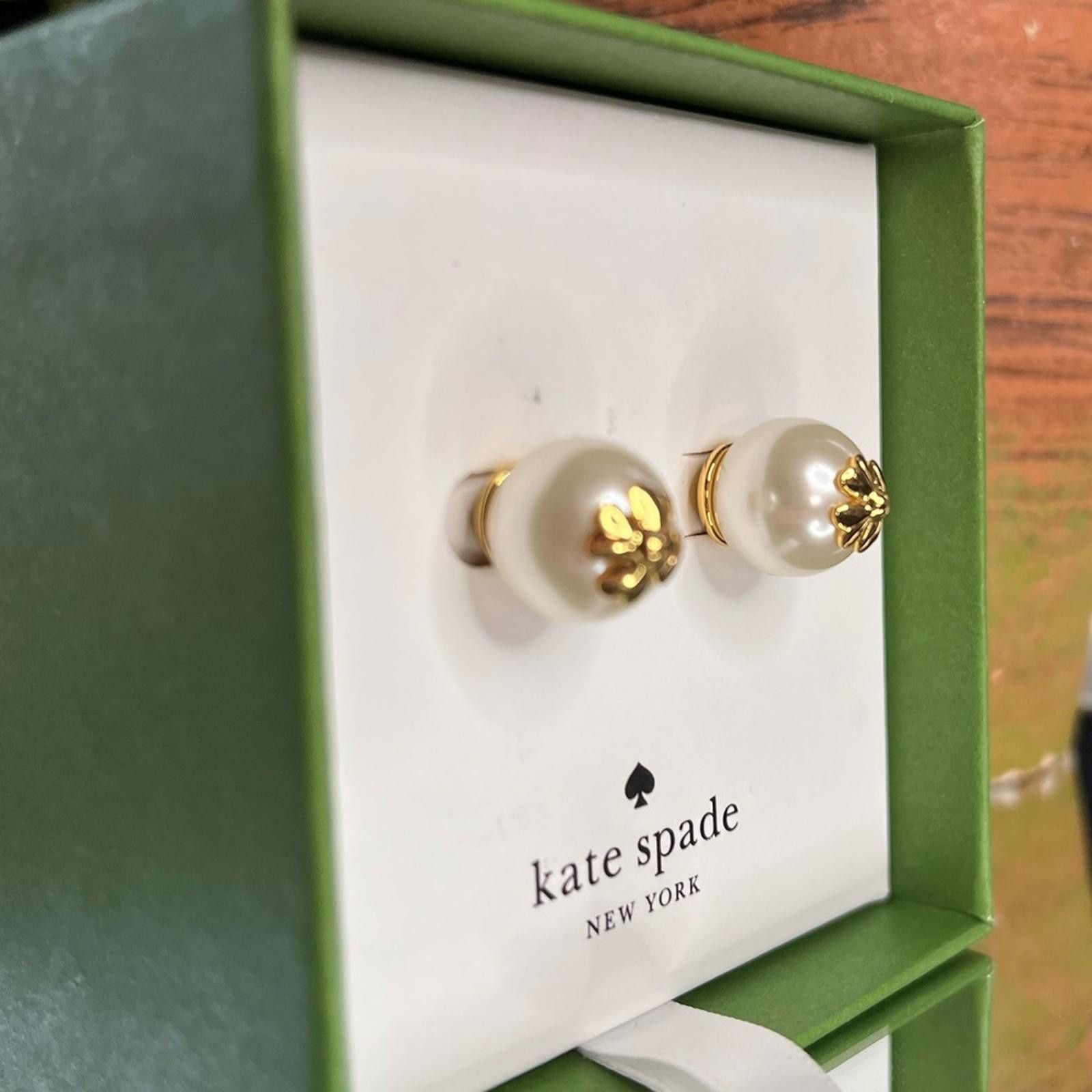 Kate Spade Kate Spade New York Pearls with Gold Flower Stud Earrings Size ONE SIZE - 2 Thumbnail
