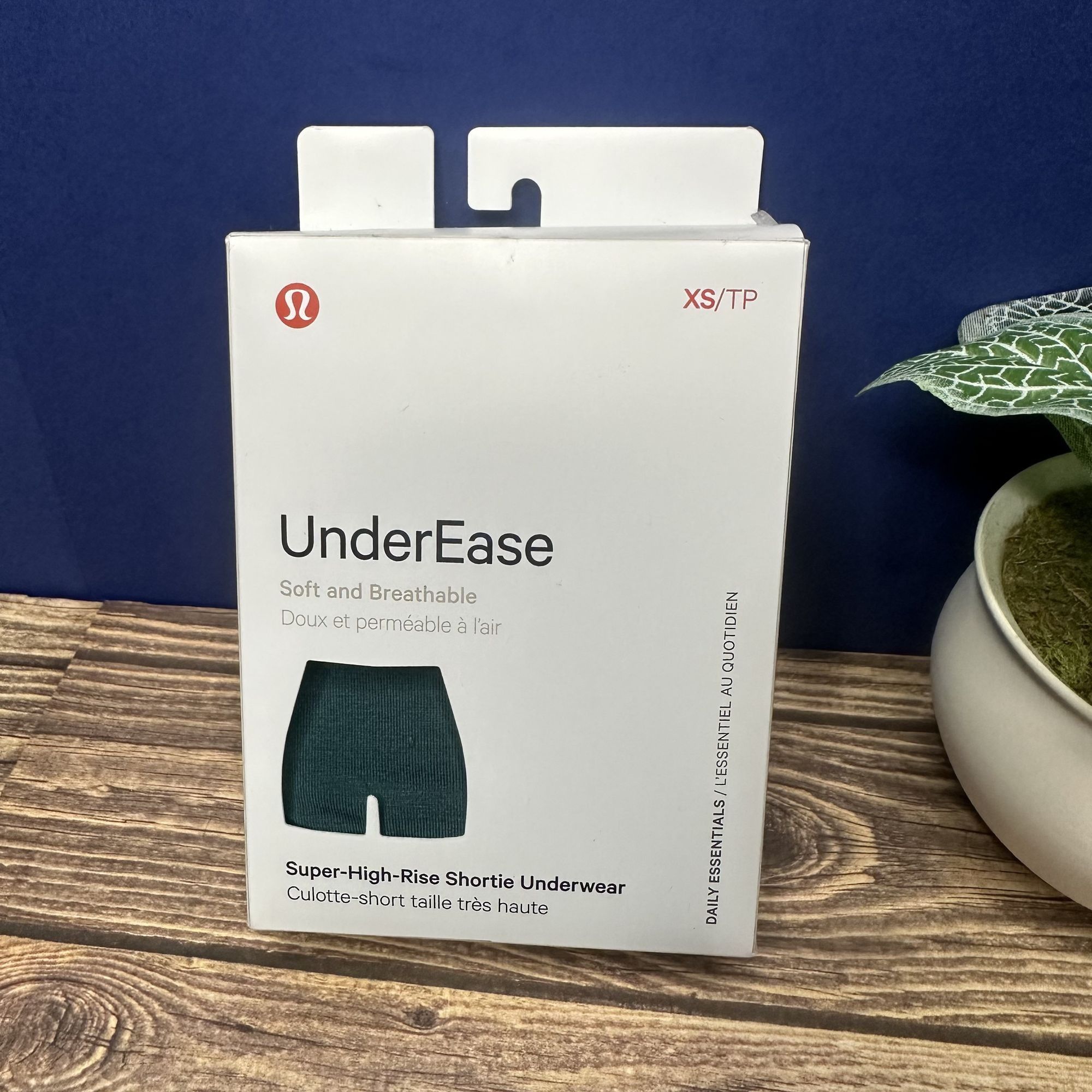 Lululemon Lululemon UnderEase Super High Rise Shortie NWT Size XS Size ONE SIZE - 2 Thumbnail