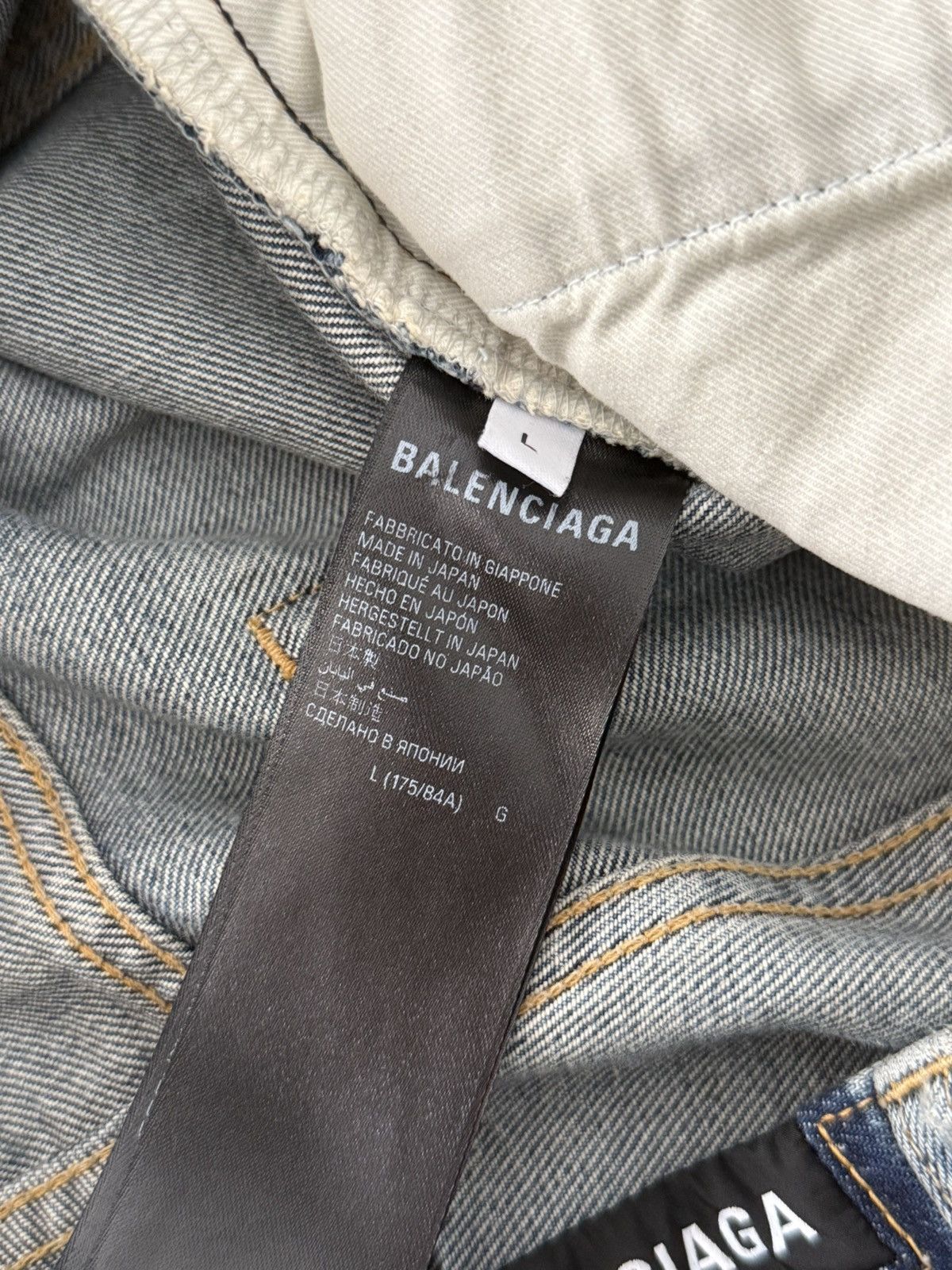 Balenciaga Balenciaga Distressed Mud Show Denim Sz.L Size US 36 / EU 52 - 14 Thumbnail