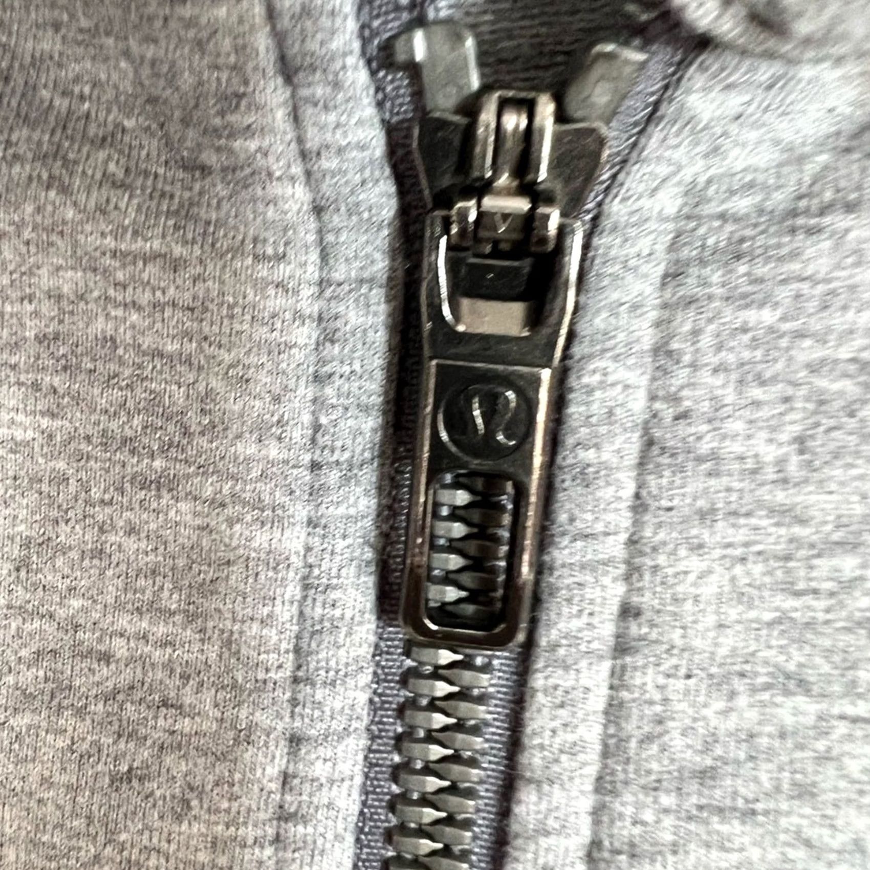 Lululemon Lululemon Hoodie Mens S Gray Cross Cut Heathered Full Zip Stretch EUC Size US S / EU 44-46 / 1 - 4 Thumbnail