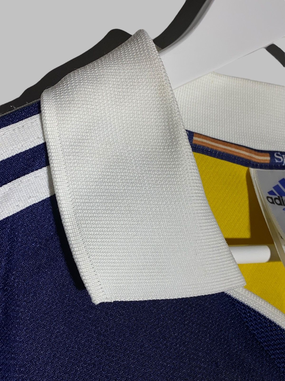 Adidas × Vintage Vintage Tottenham Hotspur 1999/00 Away Football Shirt Size US XXL / EU 58 / 5 - 15 Thumbnail