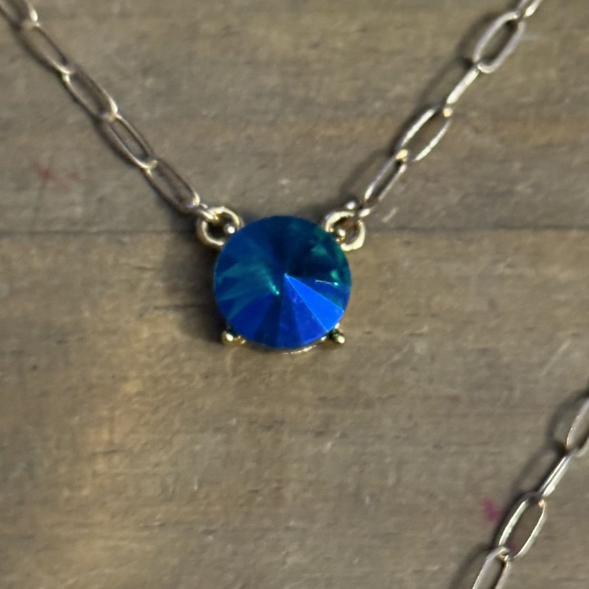Other Gold tone layered iridescent gemstone blue pendant necklace Size ONE SIZE - 4 Thumbnail