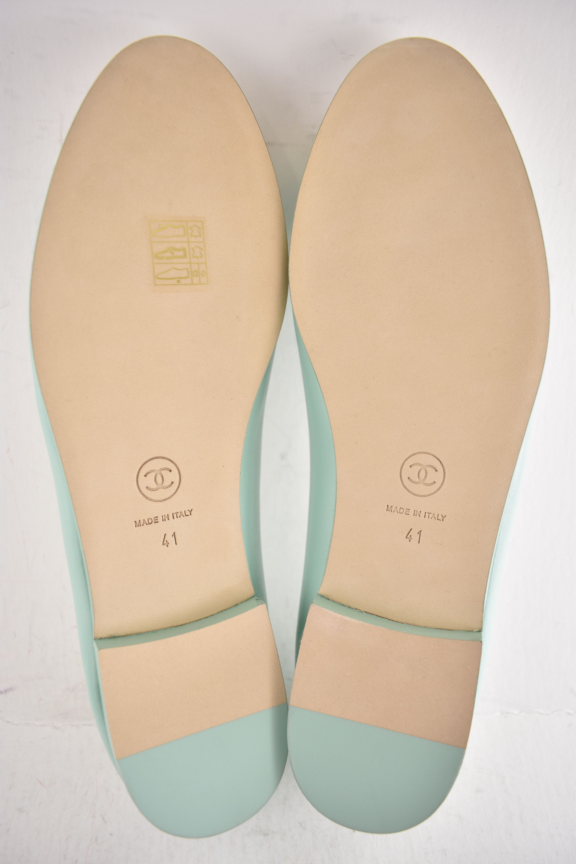 Chanel 26S White Lambskin Leather CC Logo Ballet Ballerina Flat 41 Size US 11 / IT 41 - 22 Thumbnail