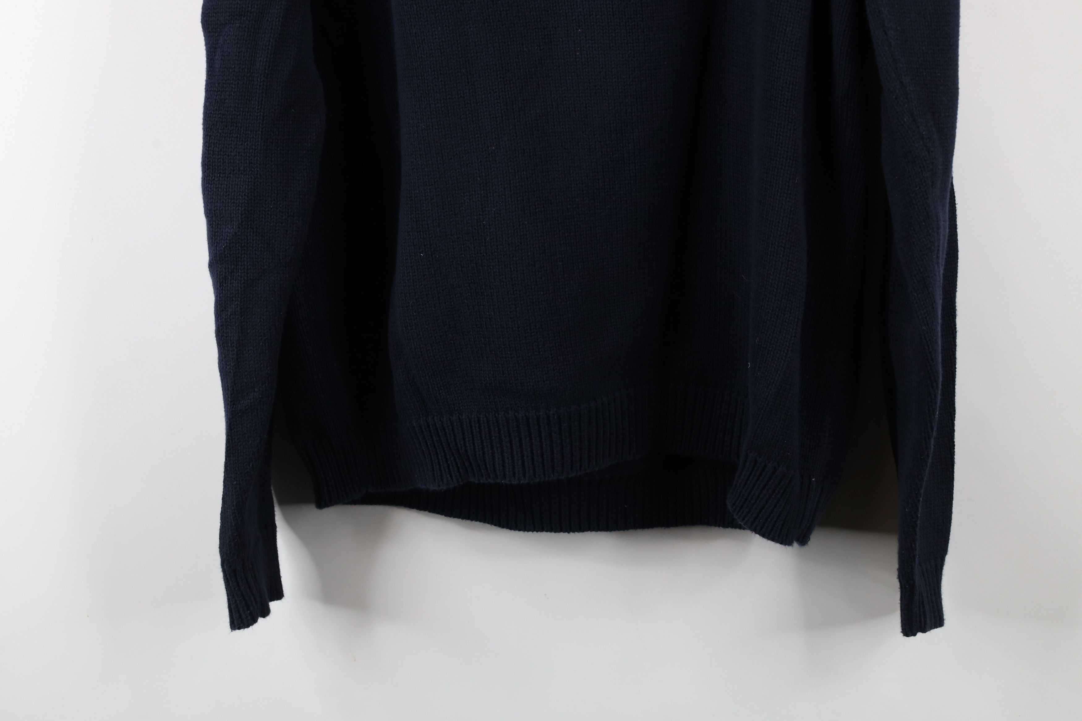 Eddie Bauer × Vintage Vintage Eddie Bauer Distressed Cotton Knit V-Neck Sweater Size US L / EU 52-54 / 3 - 9 Thumbnail