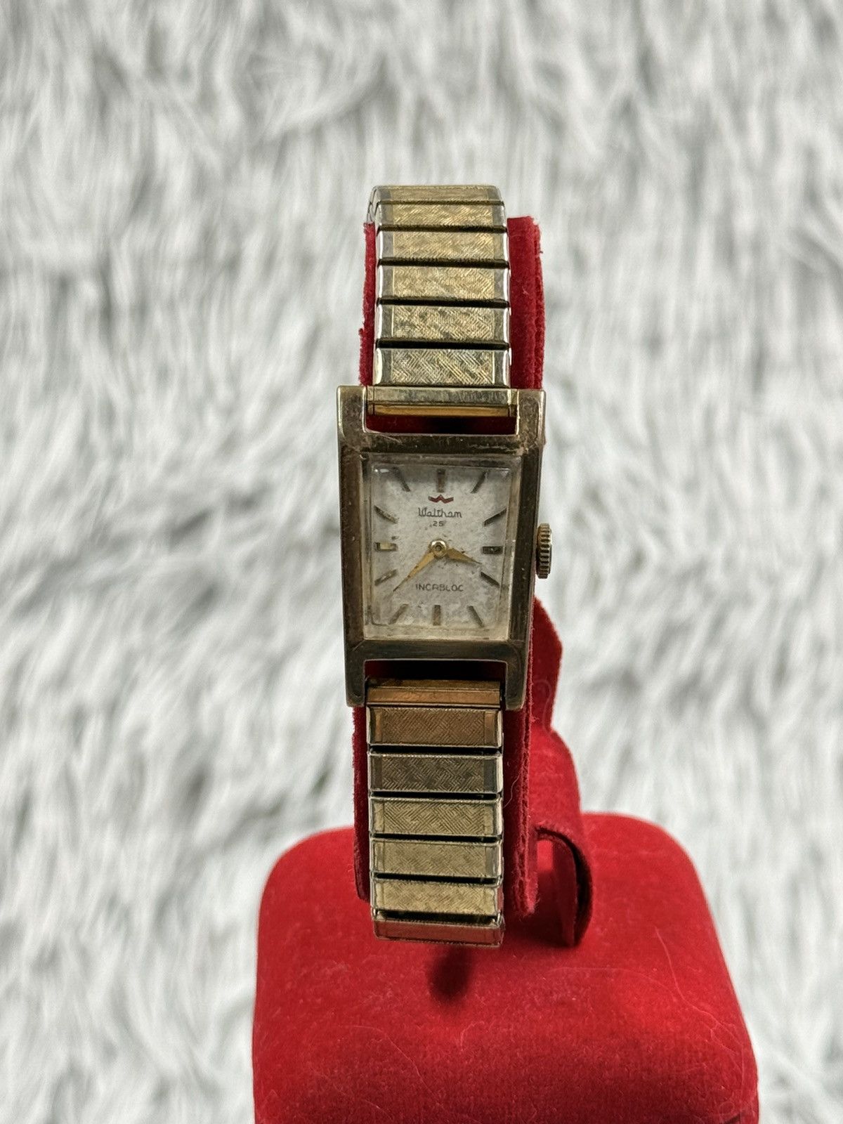 Vintage Vintage WALTHAM Incabloc Swiss Manual Unisex Watch Size ONE SIZE - 1 Thumbnail