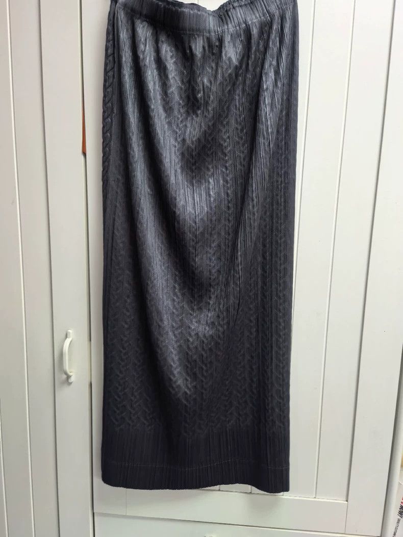 Issey Miyake Issey Miyake size:5 Grey pretzel skirt Size 31" - 2 Thumbnail