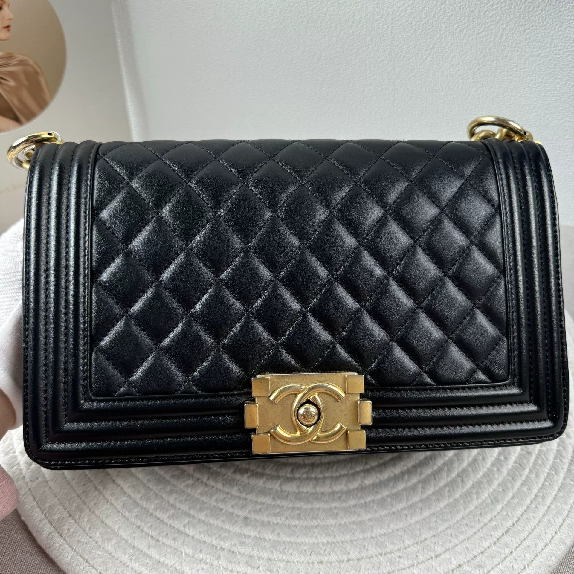 Chanel Pre-loved Bag Very good condition Size ONE SIZE - 1 Thumbnail