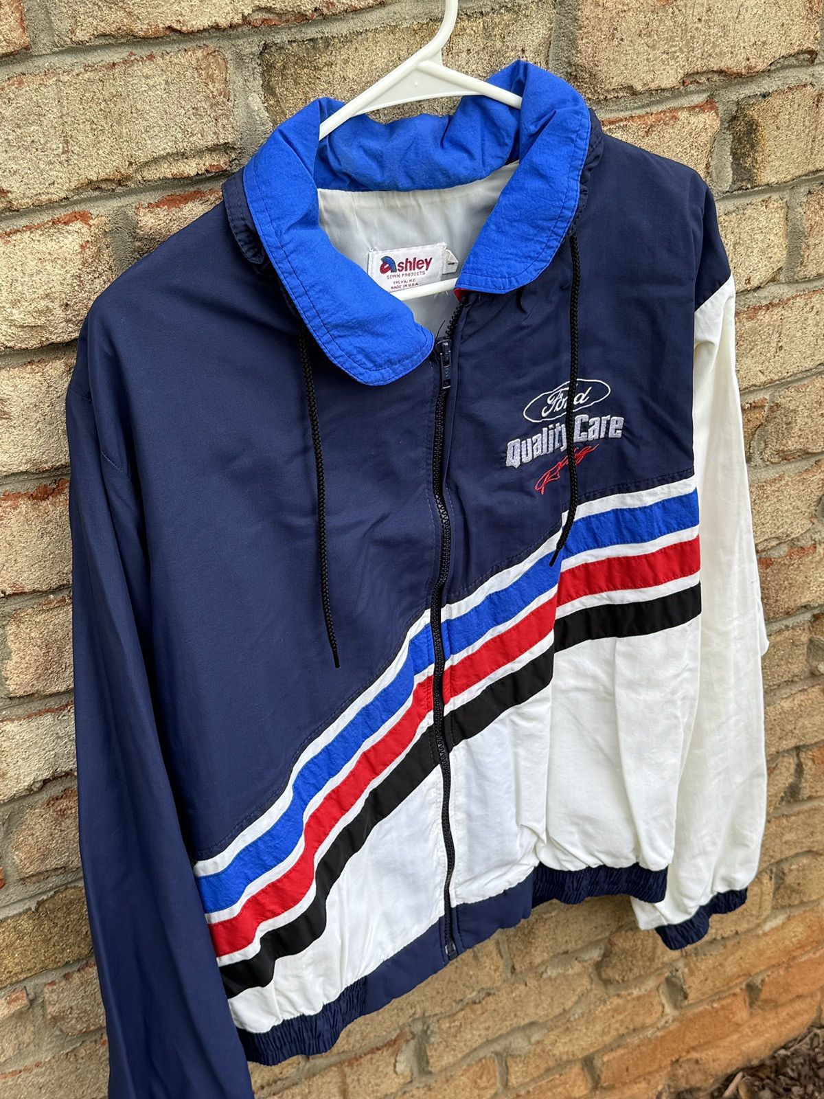 NASCAR Vintage 90s Ford Racing Quality Care NASCAR zip up jacket Size US M / EU 48-50 / 2 - 2 Thumbnail