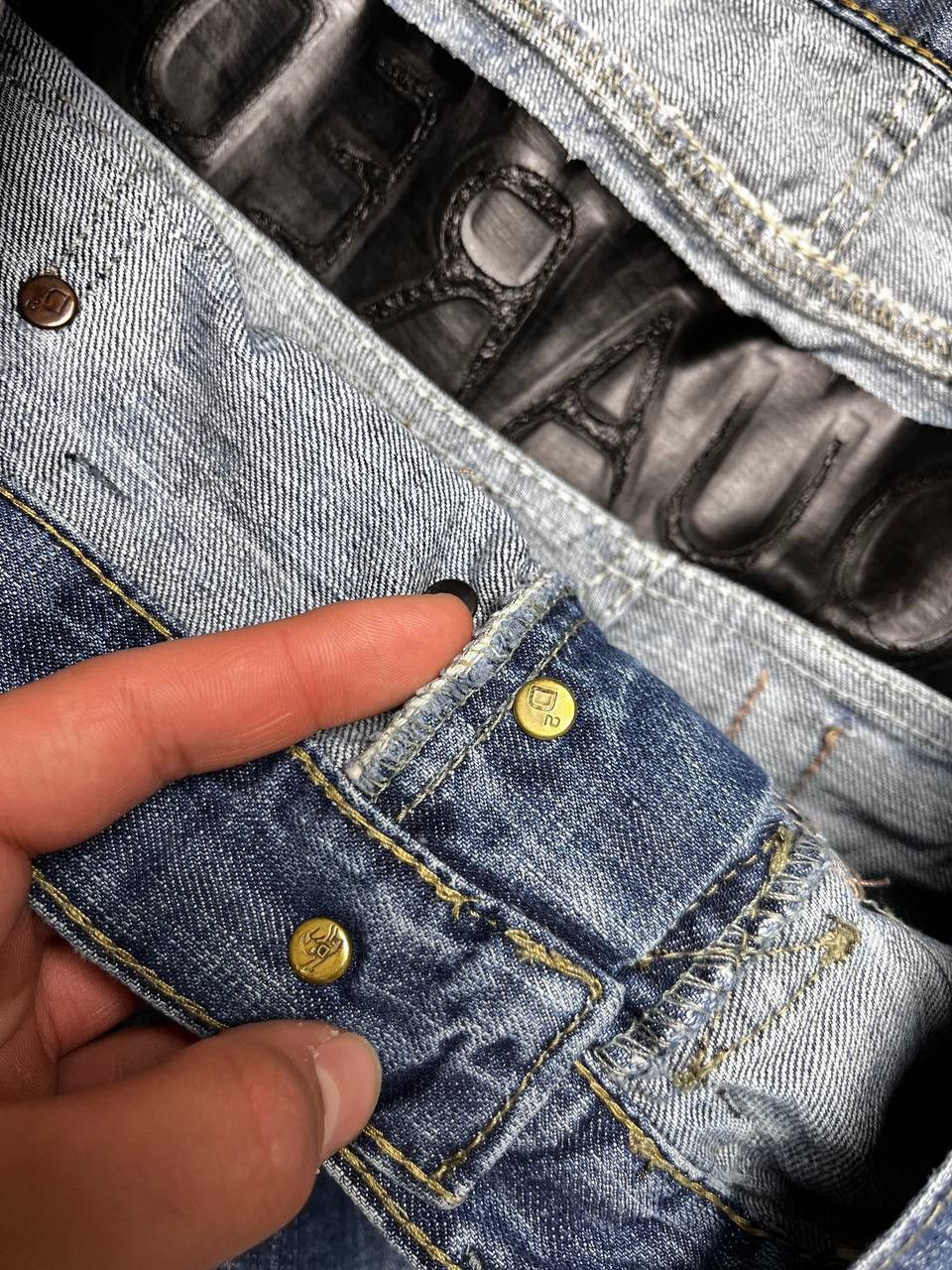 Dsquared2 Very Rare ! Dsquared2 Big Logo Jeans Made in Italy Denim Size US 34 / EU 50 - 8 Thumbnail