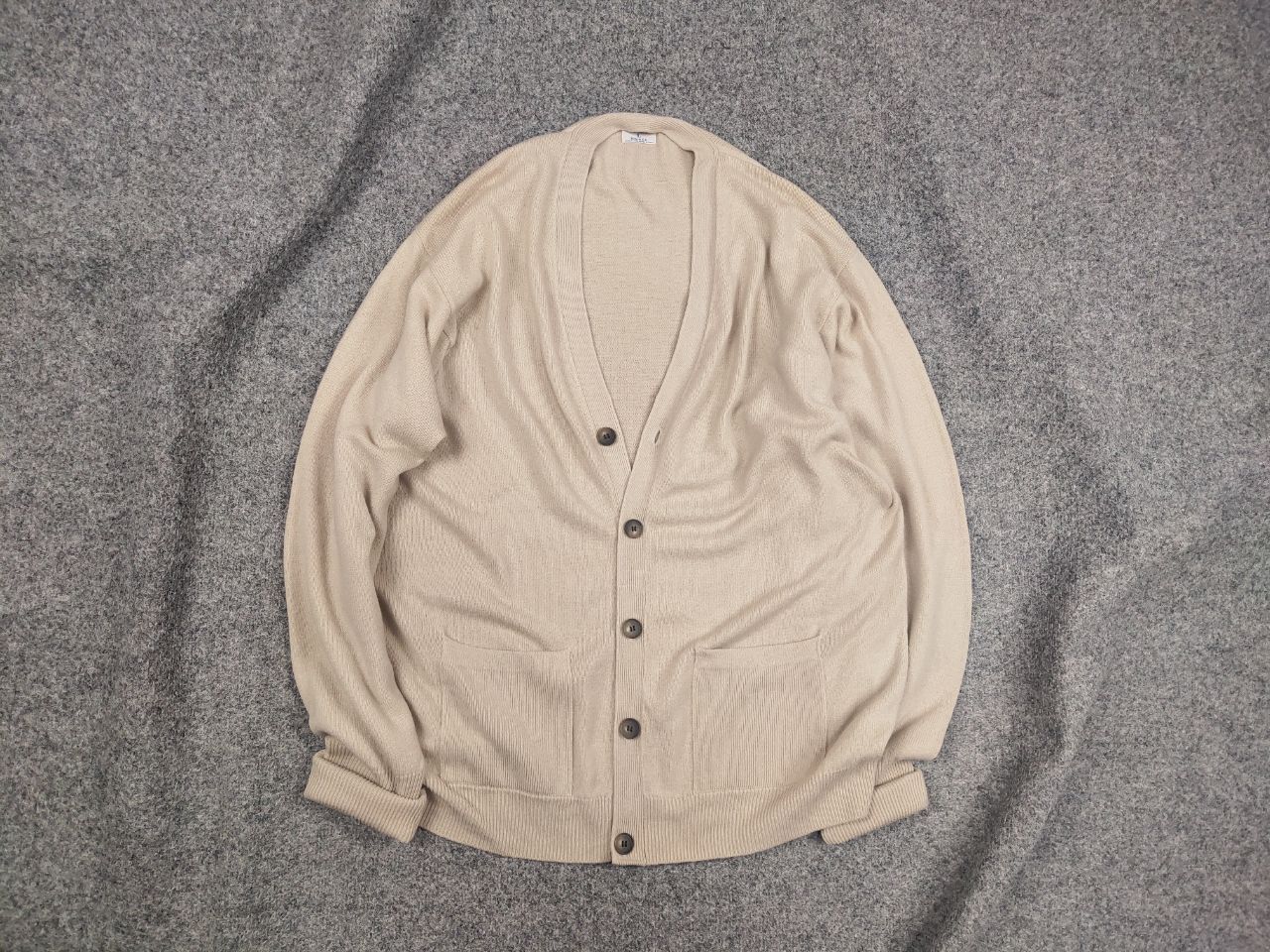 Vintage Vintage 80's Textured Beige milky knitted button Cardigan Size US L / EU 52-54 / 3 - 1 Thumbnail