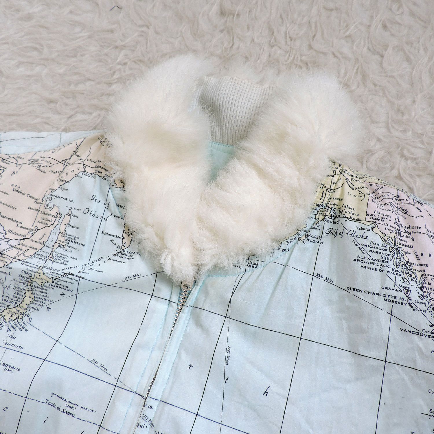 Issey Miyake ISSEY MIYAKE WORLD MAP REVERSIBLE BOMBER FUR JACKET Size M / US 6-8 / IT 42-44 - 10 Thumbnail