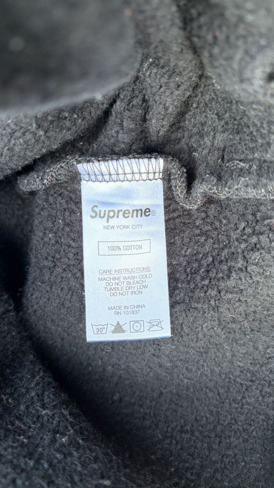 Supreme black supreme hoodie Size US M / EU 48-50 / 2 - 5 Thumbnail