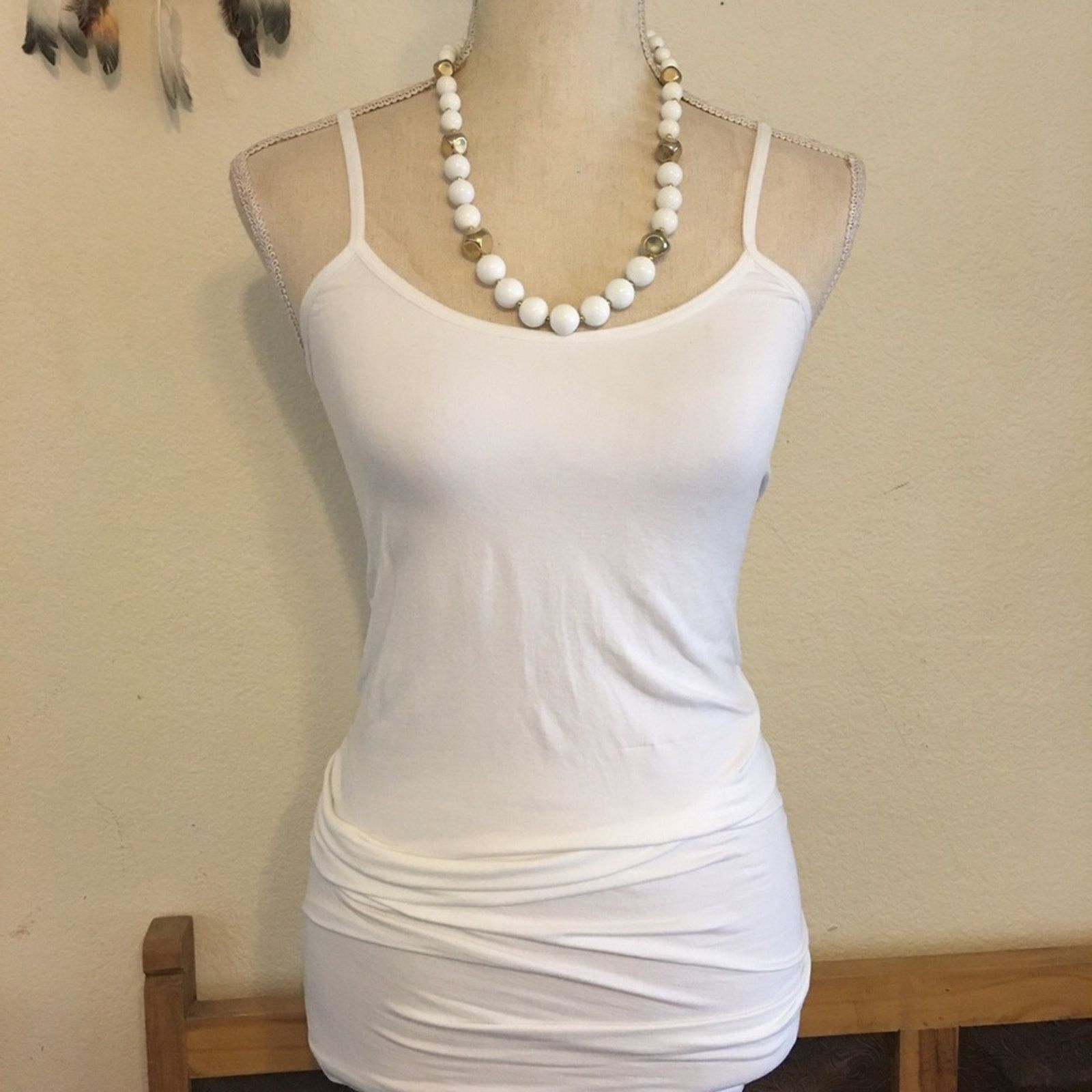 Vintage Vintage white and gold tone chunky bead necklace Size ONE SIZE - 4 Thumbnail