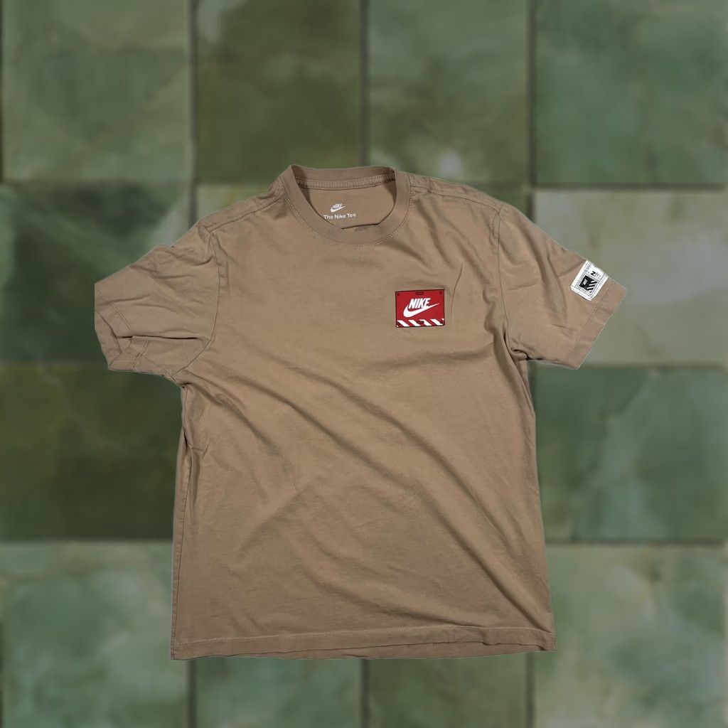 Nike Nike Shirt Mens Medium Beige The Nike Tee Graphic Back Robot Tagless Cotton Tee Size US M / EU 48-50 / 2 - 1 Thumbnail