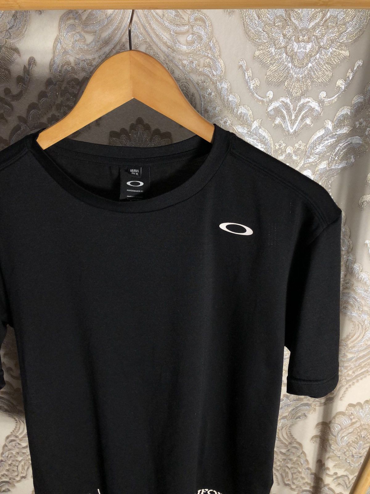 Oakley VINTAGE OAKLEY RUNNING T-SHIRT SURF CASUAL DESIGNER Y2K 90s Size US L / EU 52-54 / 3 - 2 Thumbnail