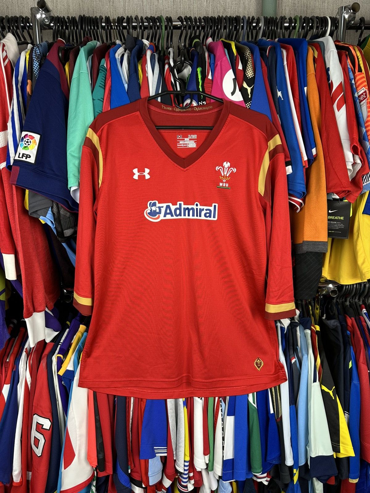 Under Armour Wales Team Jersey Rugby Union Shirt 2015 Under Armour XL Size US XL / EU 56 / 4 - 1 Thumbnail
