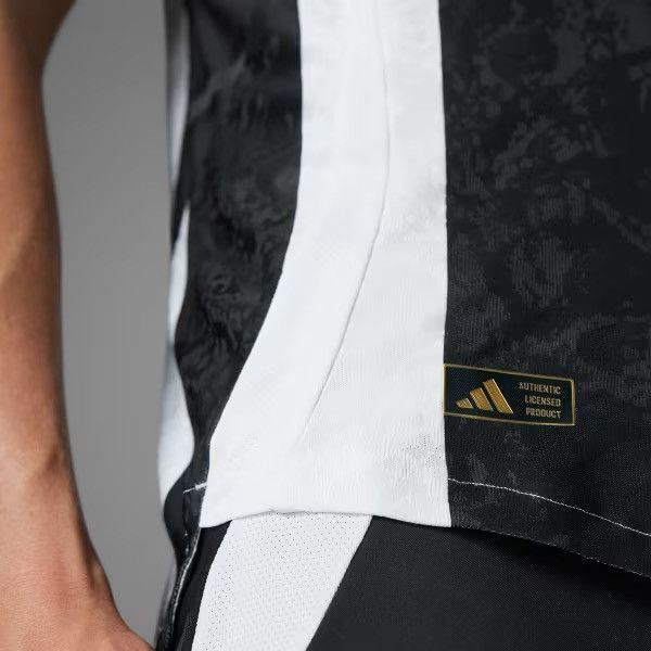 Adidas Adidas 24/25 Juventus FC Home Authentic Soccer Jersey Size US L / EU 52-54 / 3 - 3 Thumbnail