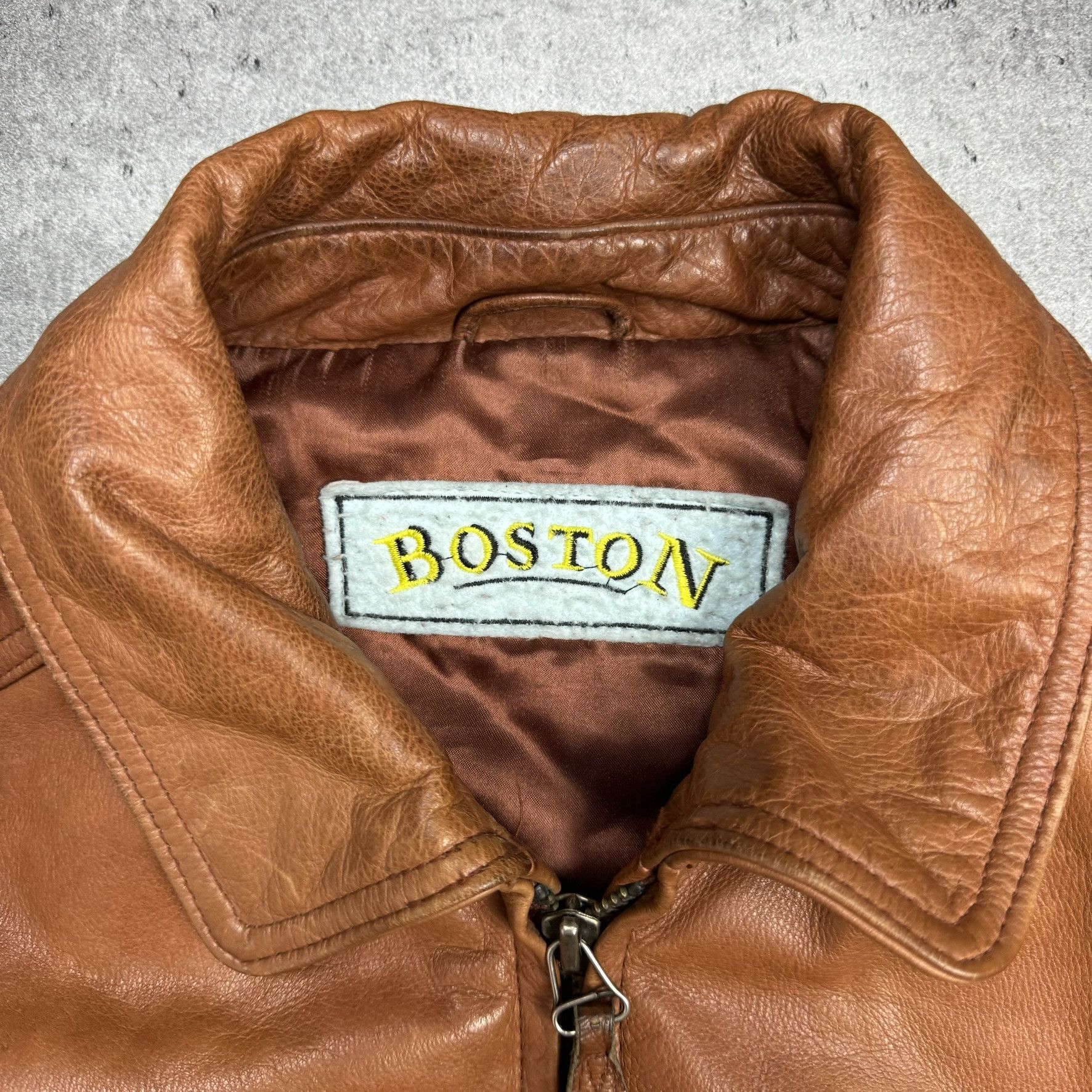 Vintage Vintage boxy brown leather bomber jacket Size US L / EU 52-54 / 3 - 4 Thumbnail