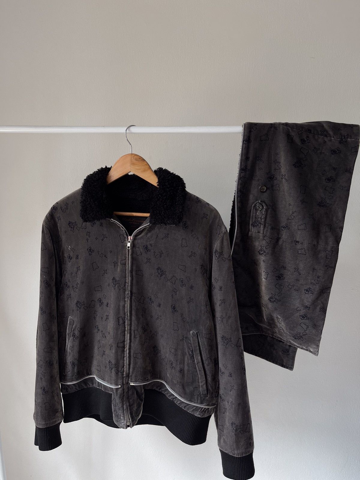 Jun Takahashi F/W2002 Undercover ‘Witch Cell Division’ Cross Bear Jacket Size US M / EU 48-50 / 2 - 2 Thumbnail