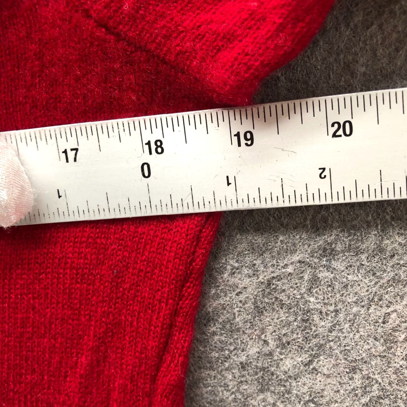 Bloomingdale's VINTAGE? No. C By Bloomingdales 100% Cashmere Sweater Womens L Red V-Neck Pullover Size L / US 10 / IT 46 - 6 Thumbnail
